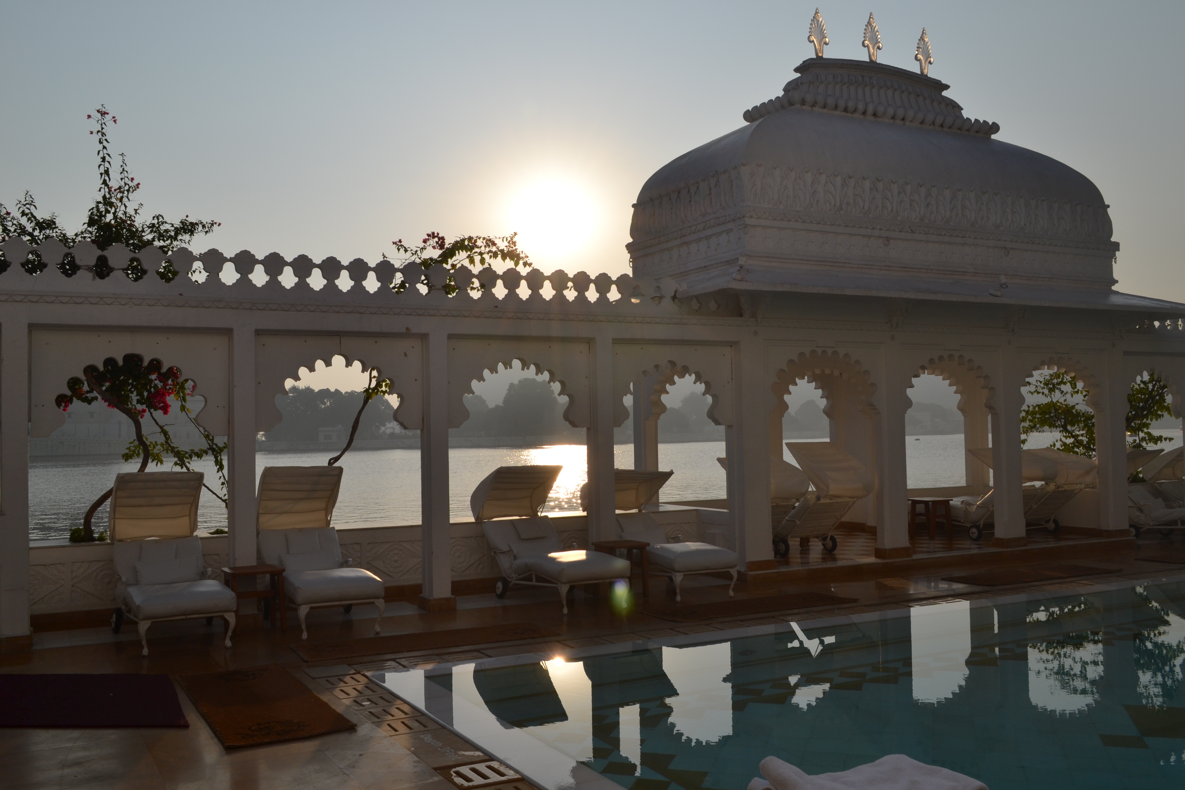 👑 Udaipur – Royal Luxury Retreat (Ultra Luxury 2N/3D)