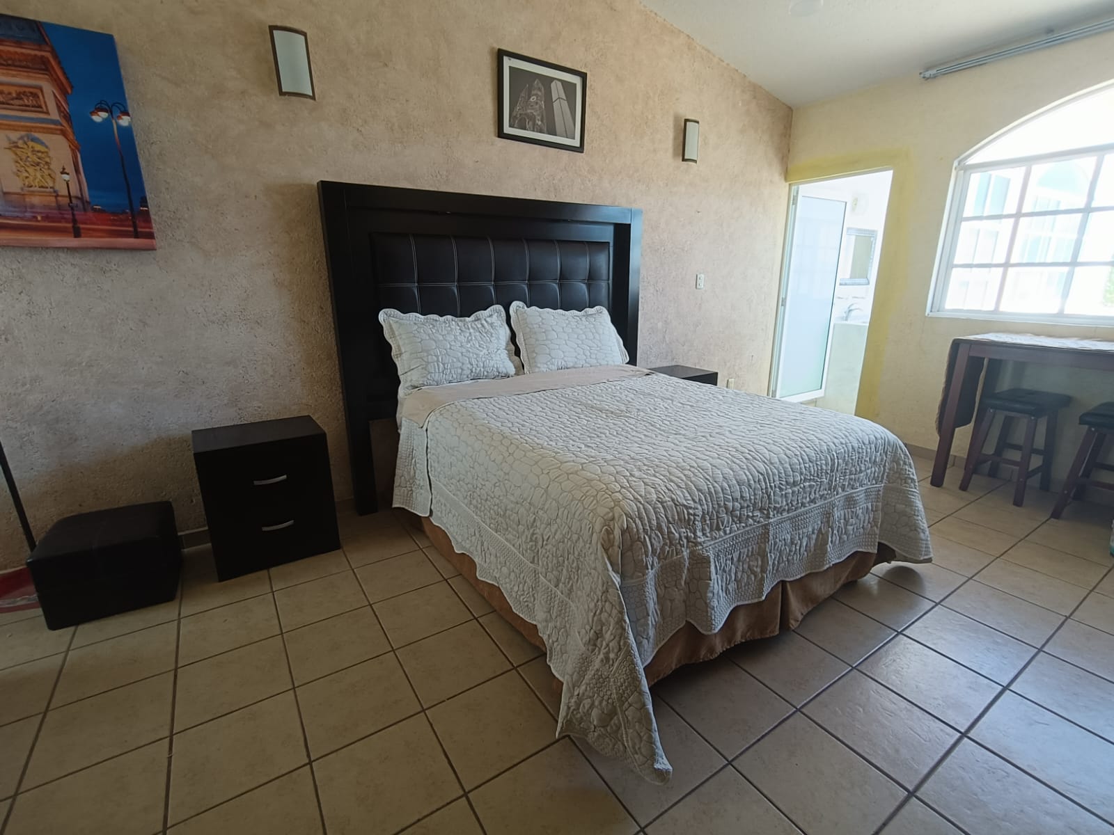 Loft tipo suite amueblada con servicios incluídos en Milenio III Qro