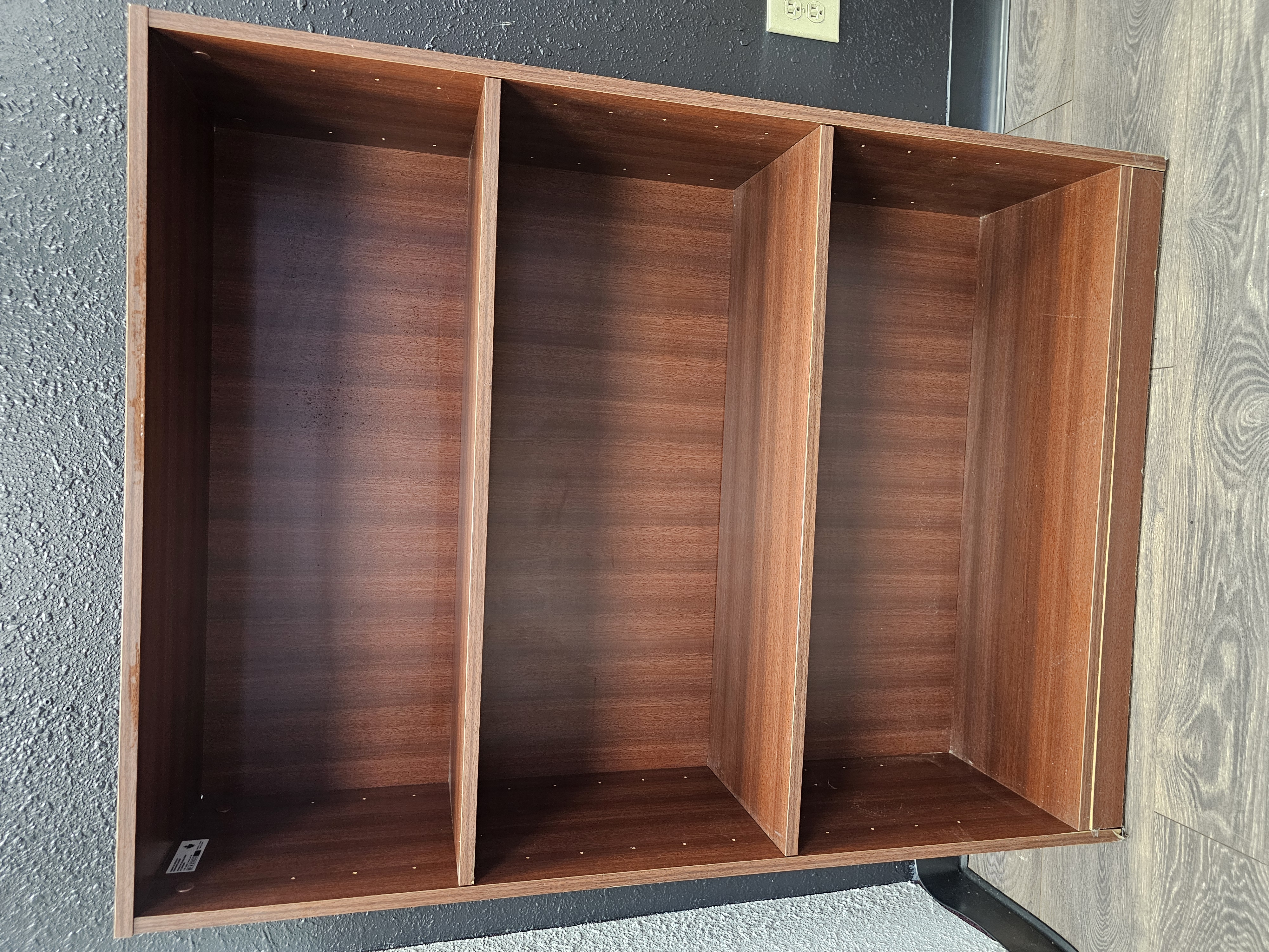 Wooden Three-Compartment Bookshelf