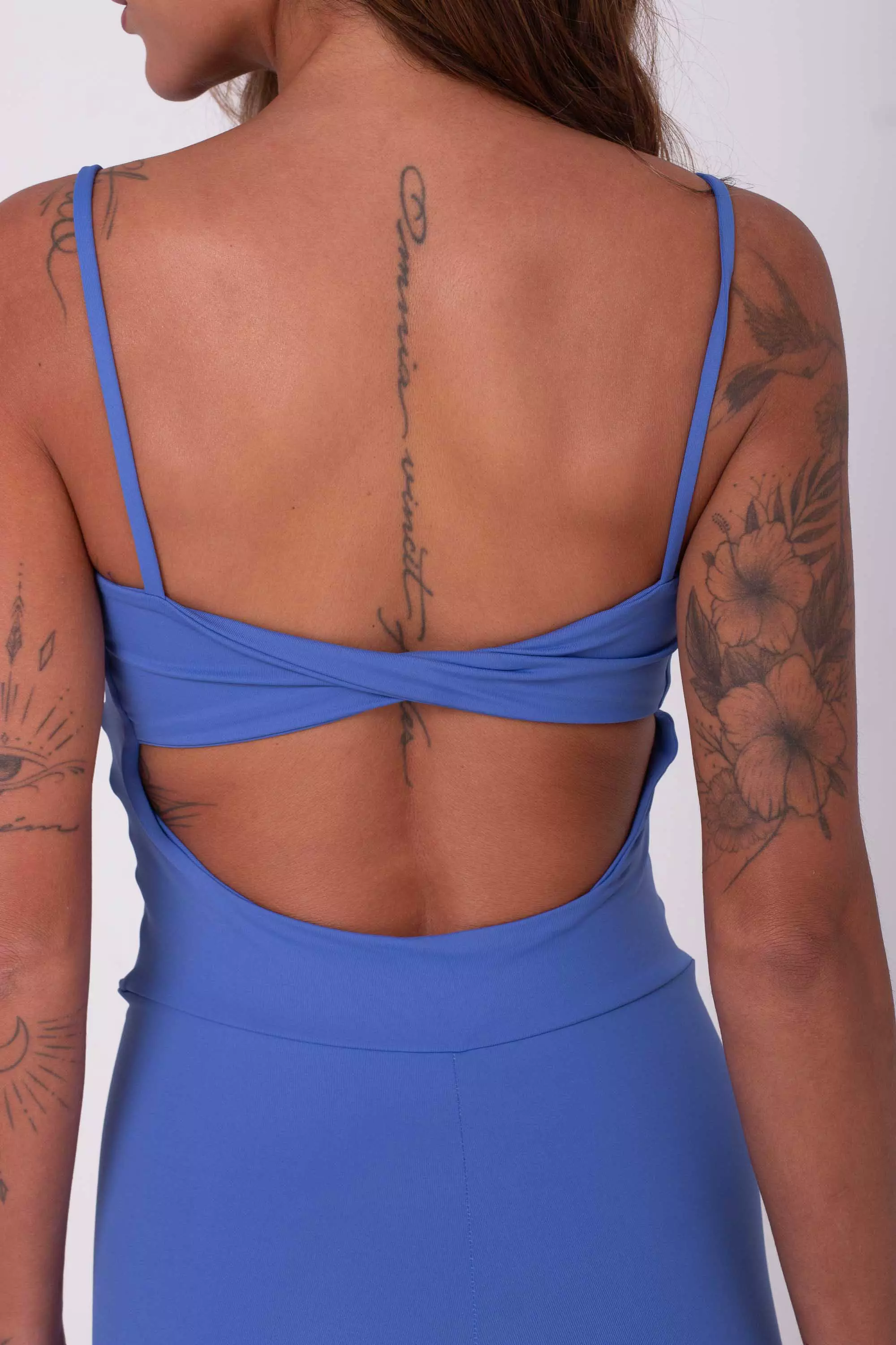 Cosmon Indigo – Macacão Soft Azul Índigo