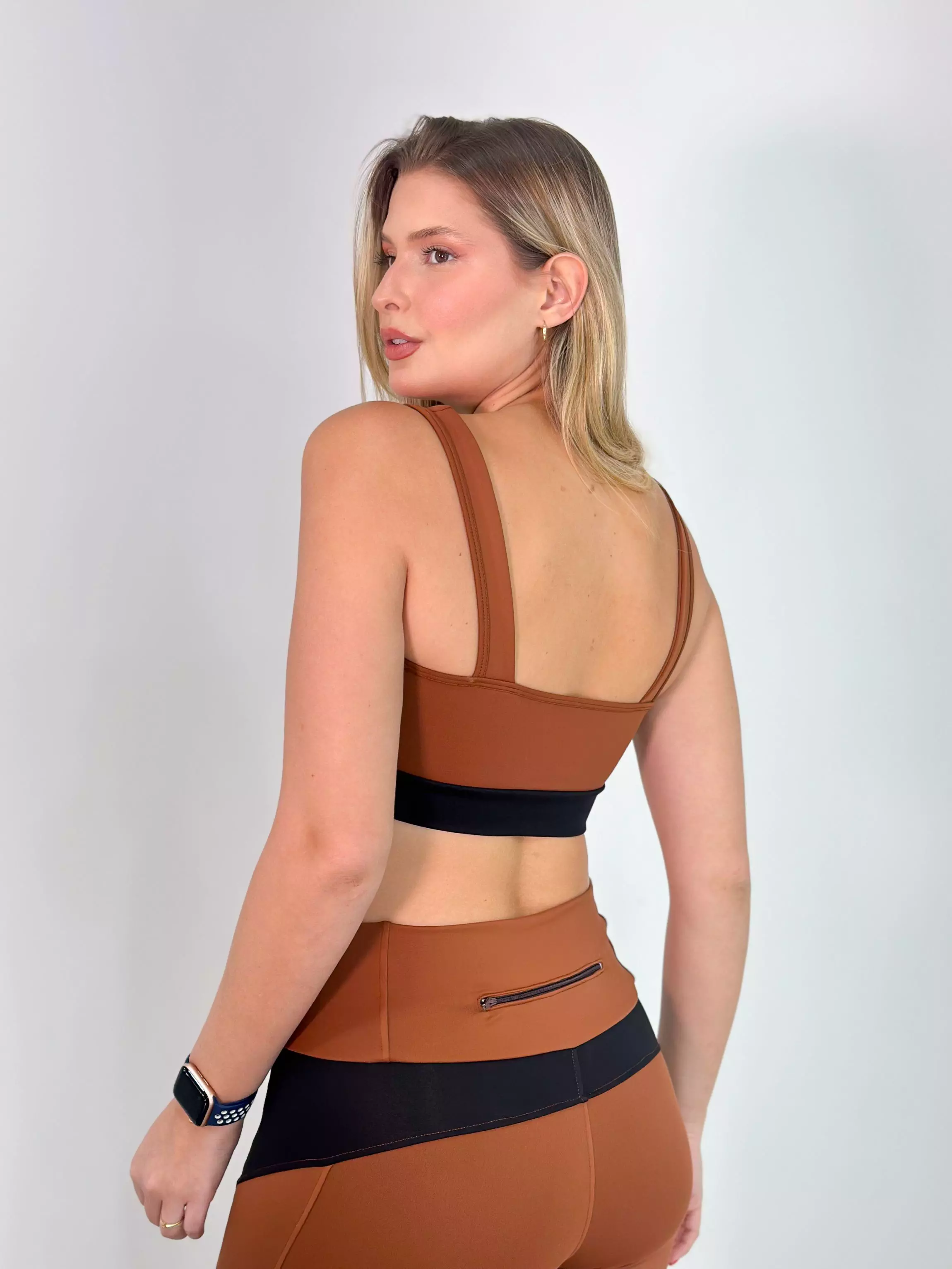 Cosmon Bold Café – Conjunto Legging Zíper + Top Café