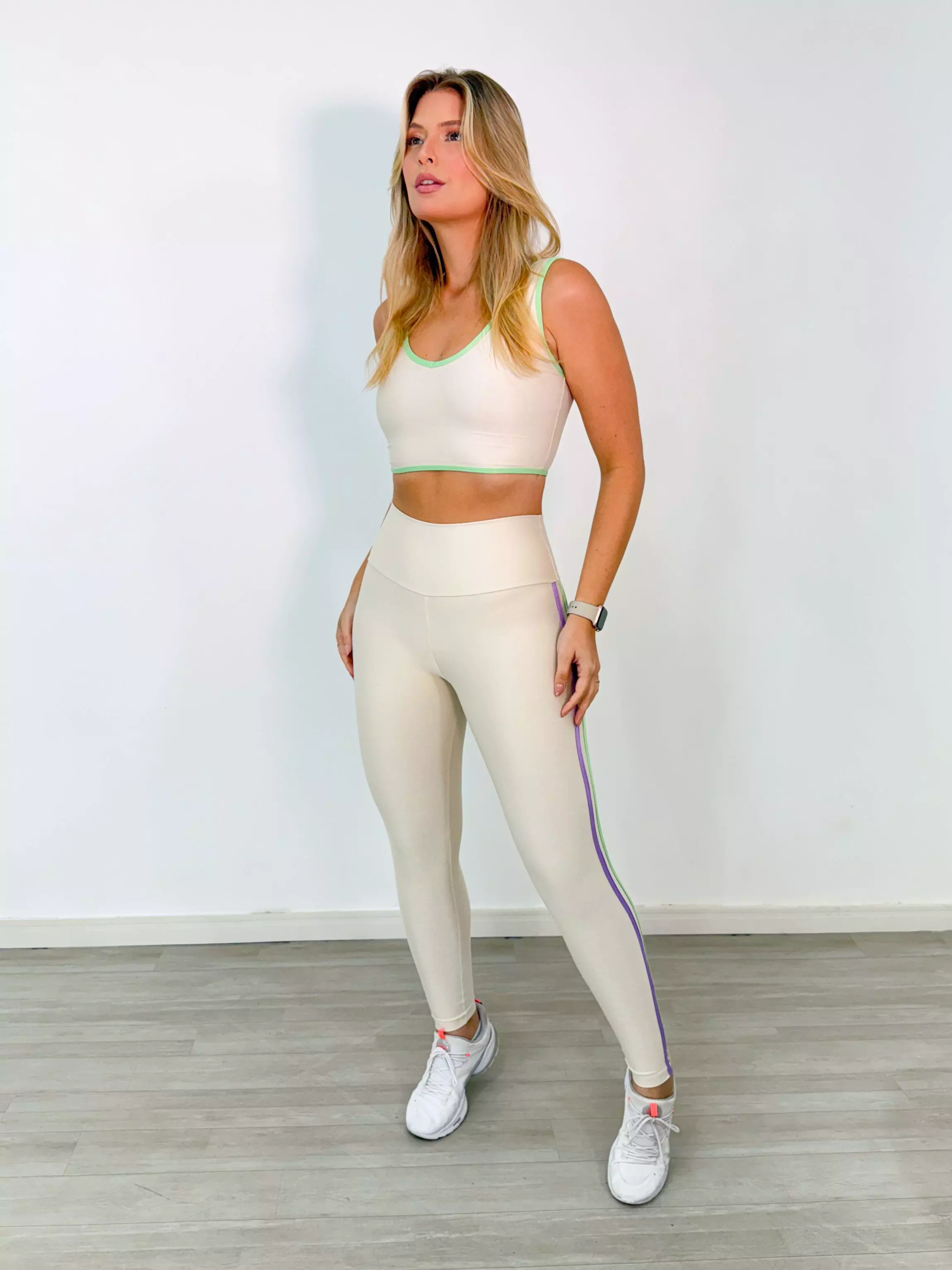 Cosmon Tria White – Conjunto Tricolor Off White
