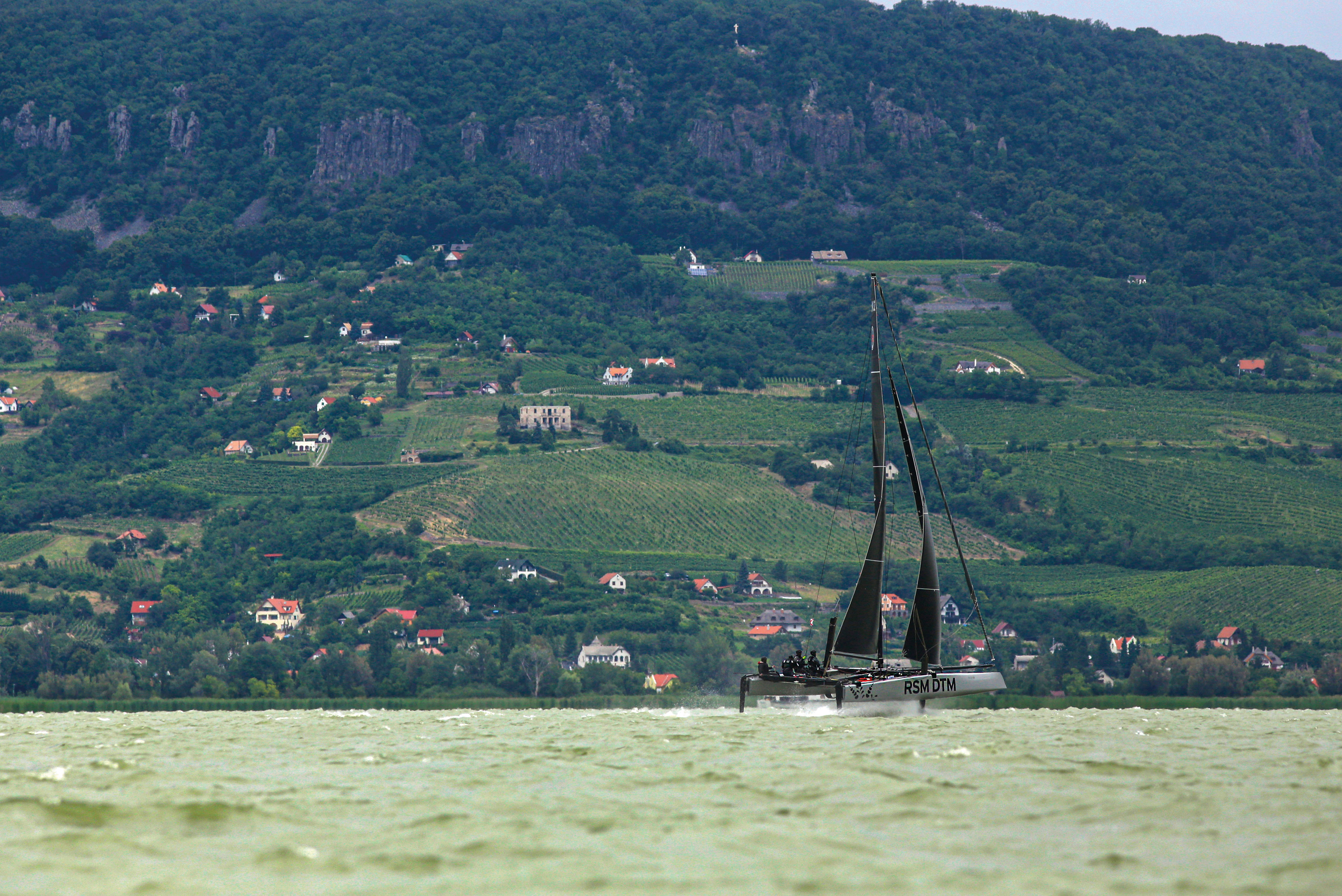 Az RSM DTM katamarán