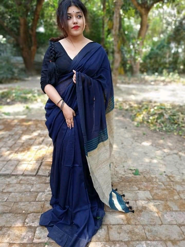 Elegant Navy Blue Saree with Contrast Border