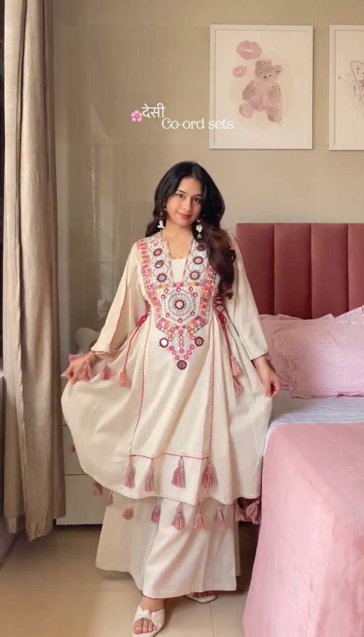 Embroidered White kurta set 