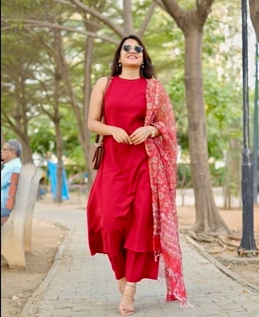 Elegant Red Kurta Set