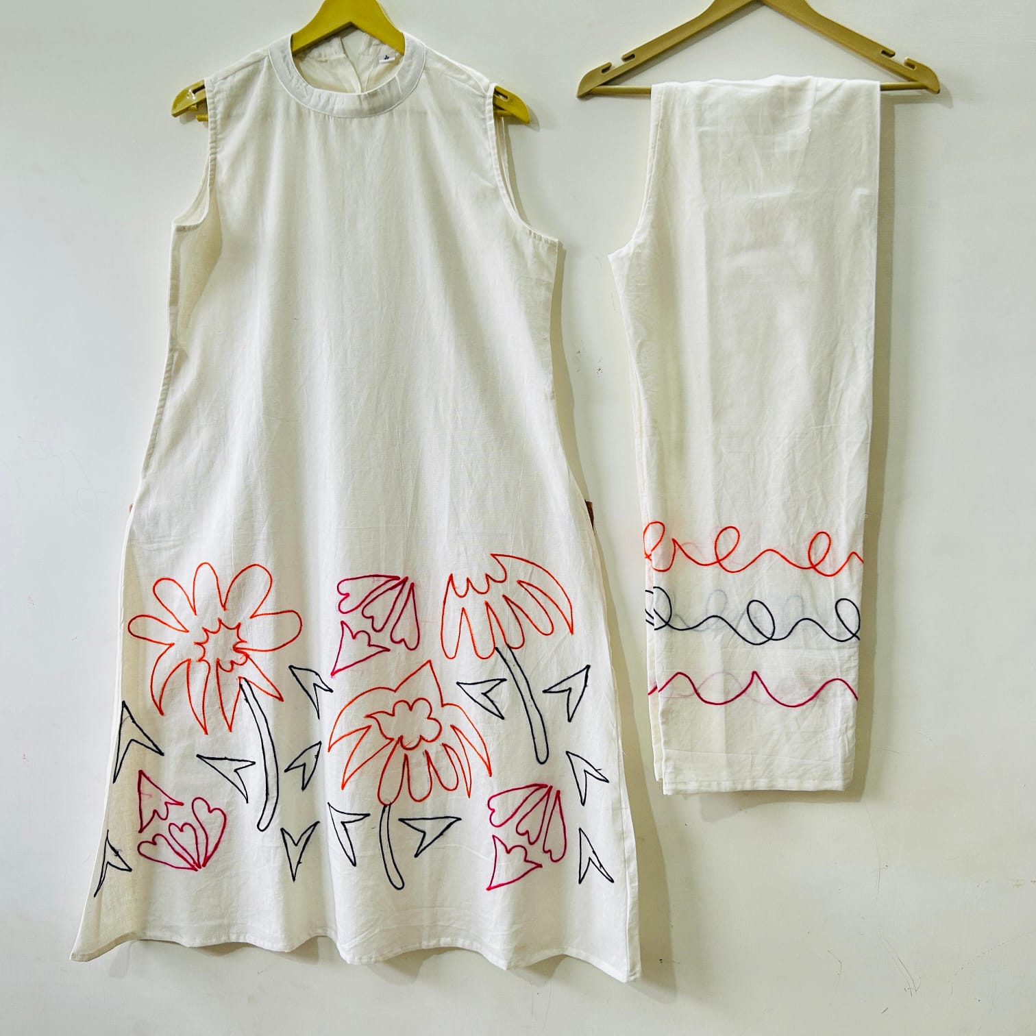 Two-piece embroidered cotton set