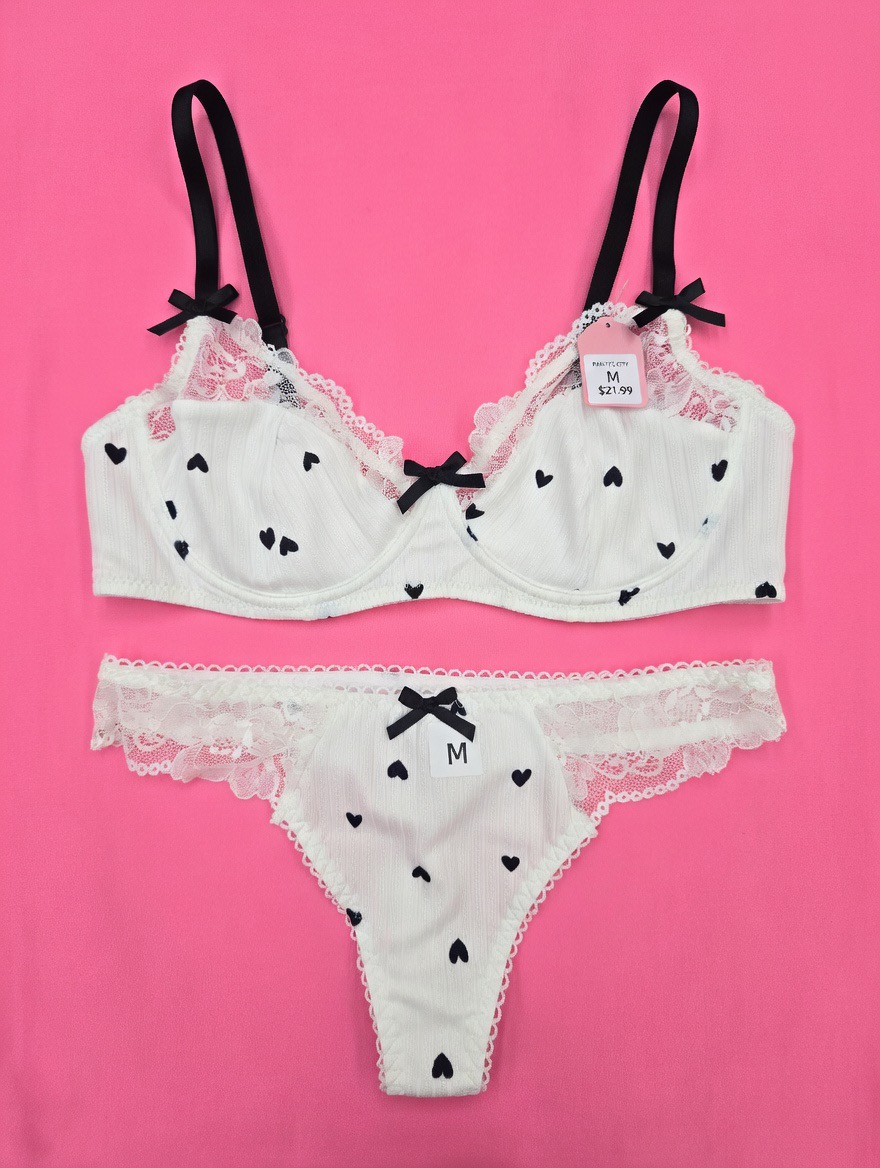 Conjunto de lencería corazones