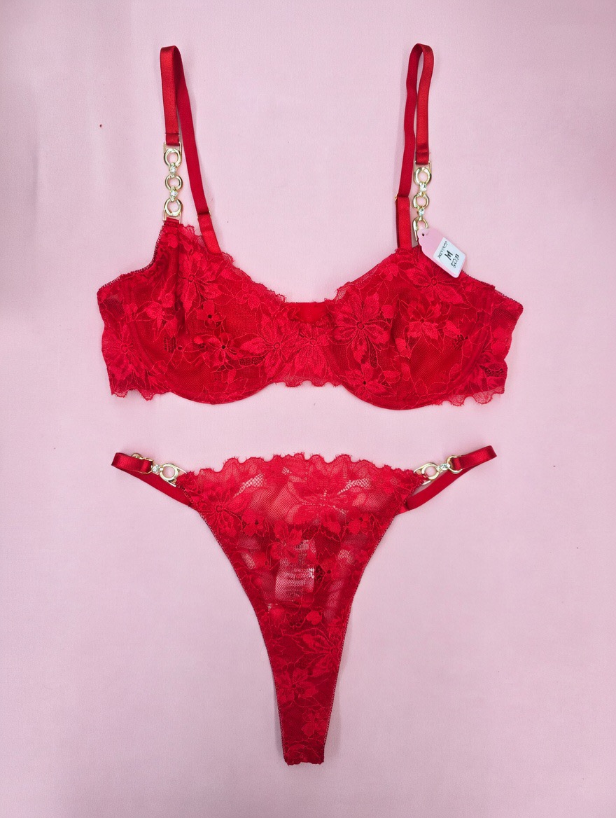 Conjunto lencería rojo de encaje