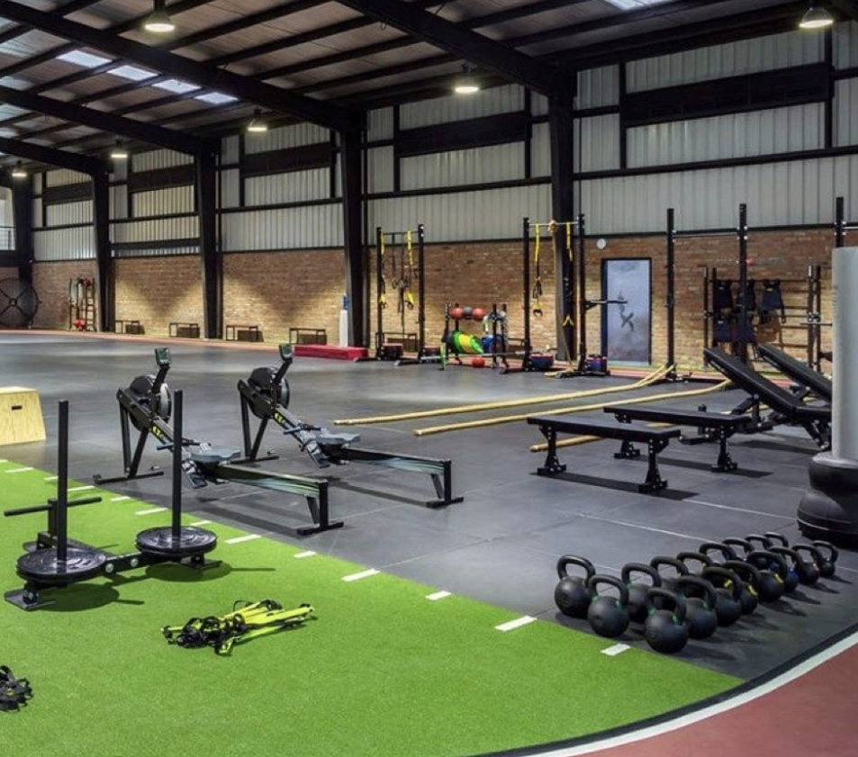 Equipo de entrenamiento funcional para futbolistas.