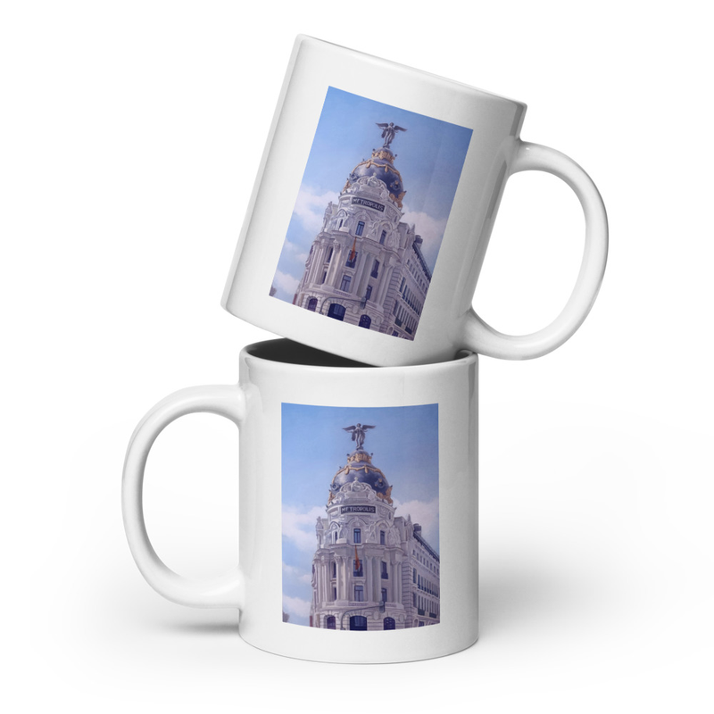 White glossy mug "Metrópolis, la Gran Torre"