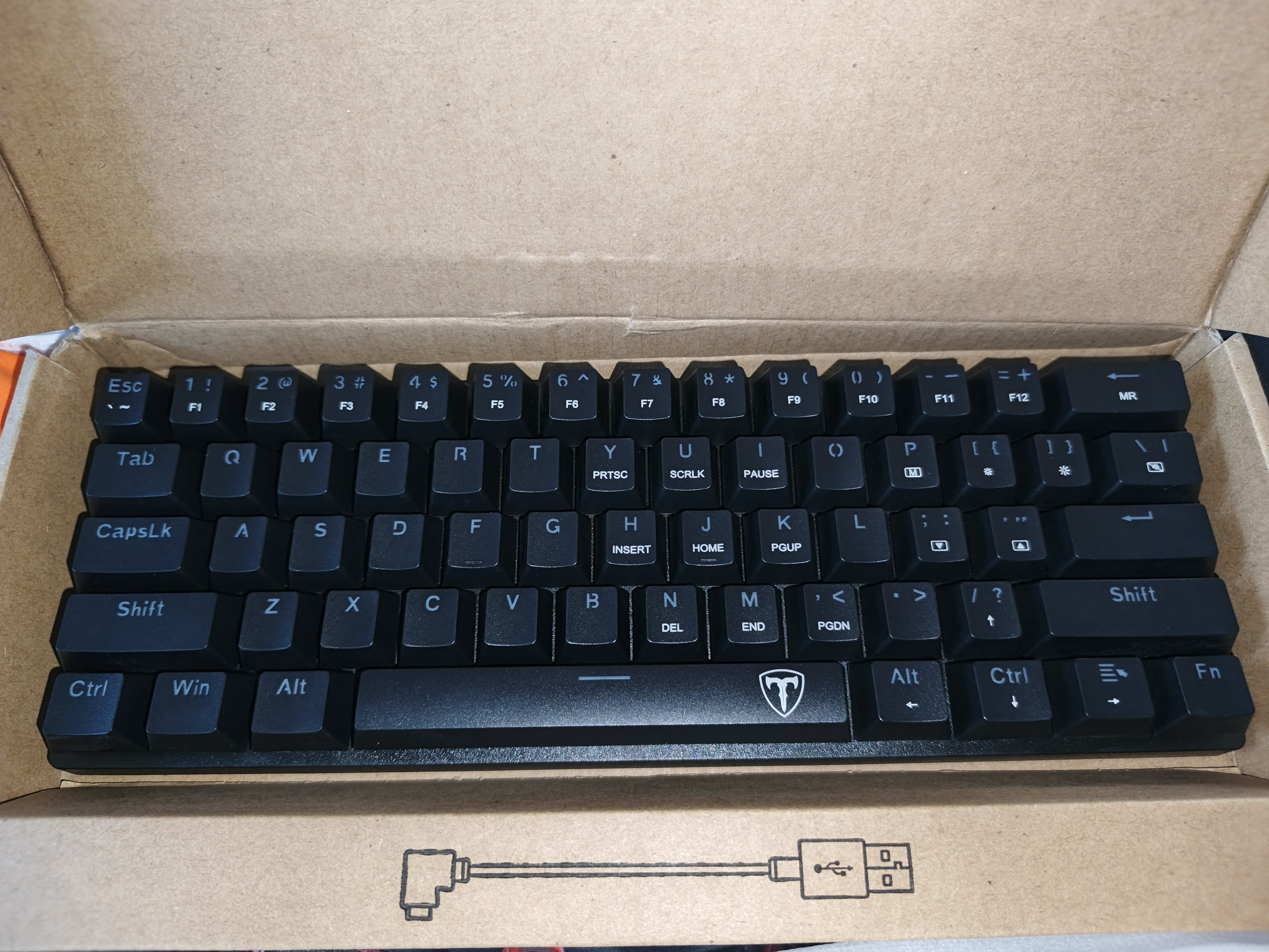 Teclado 60% / RGB Gaming Multimodo