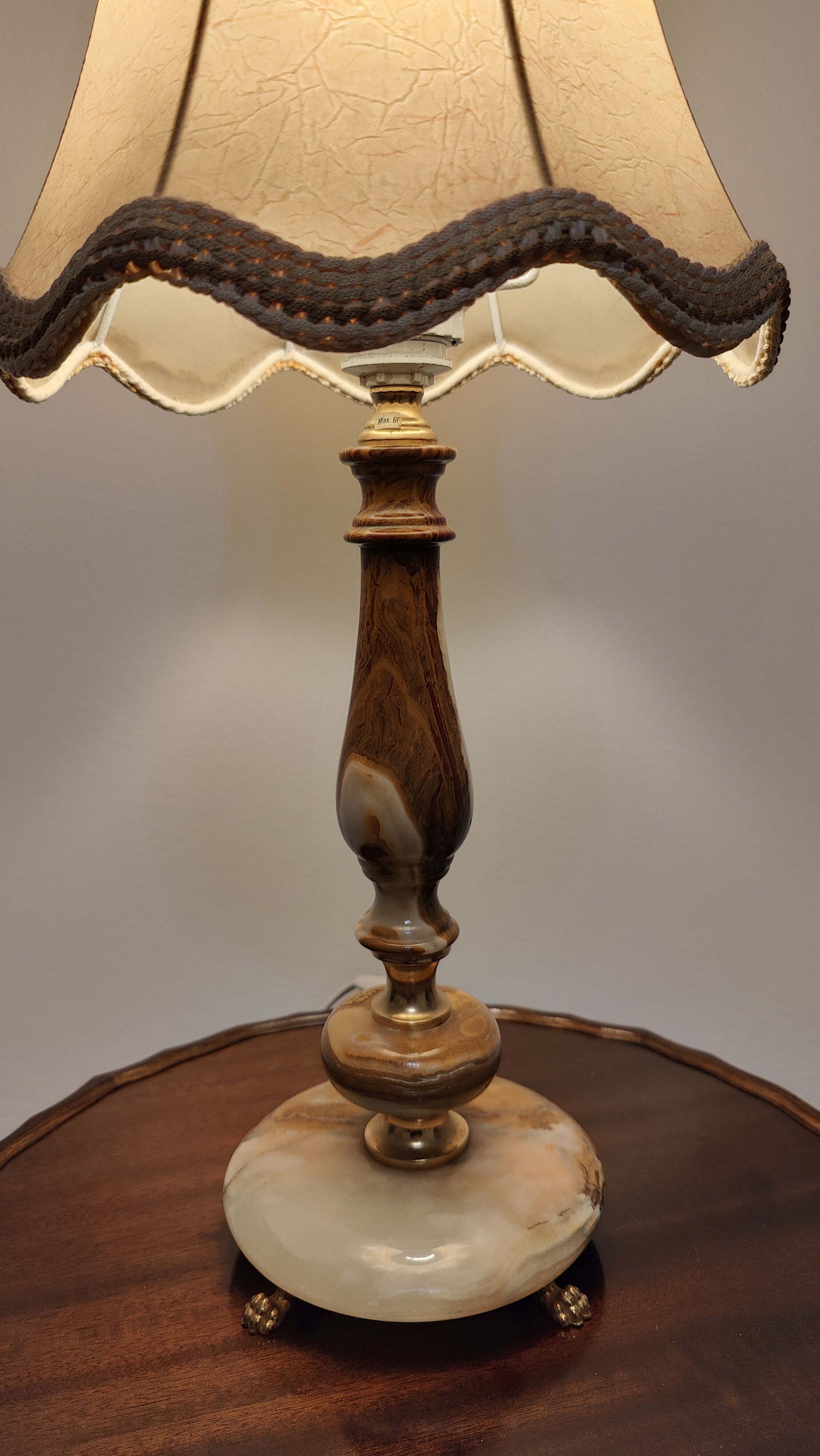 Žalvarinė Stalinė Lempa