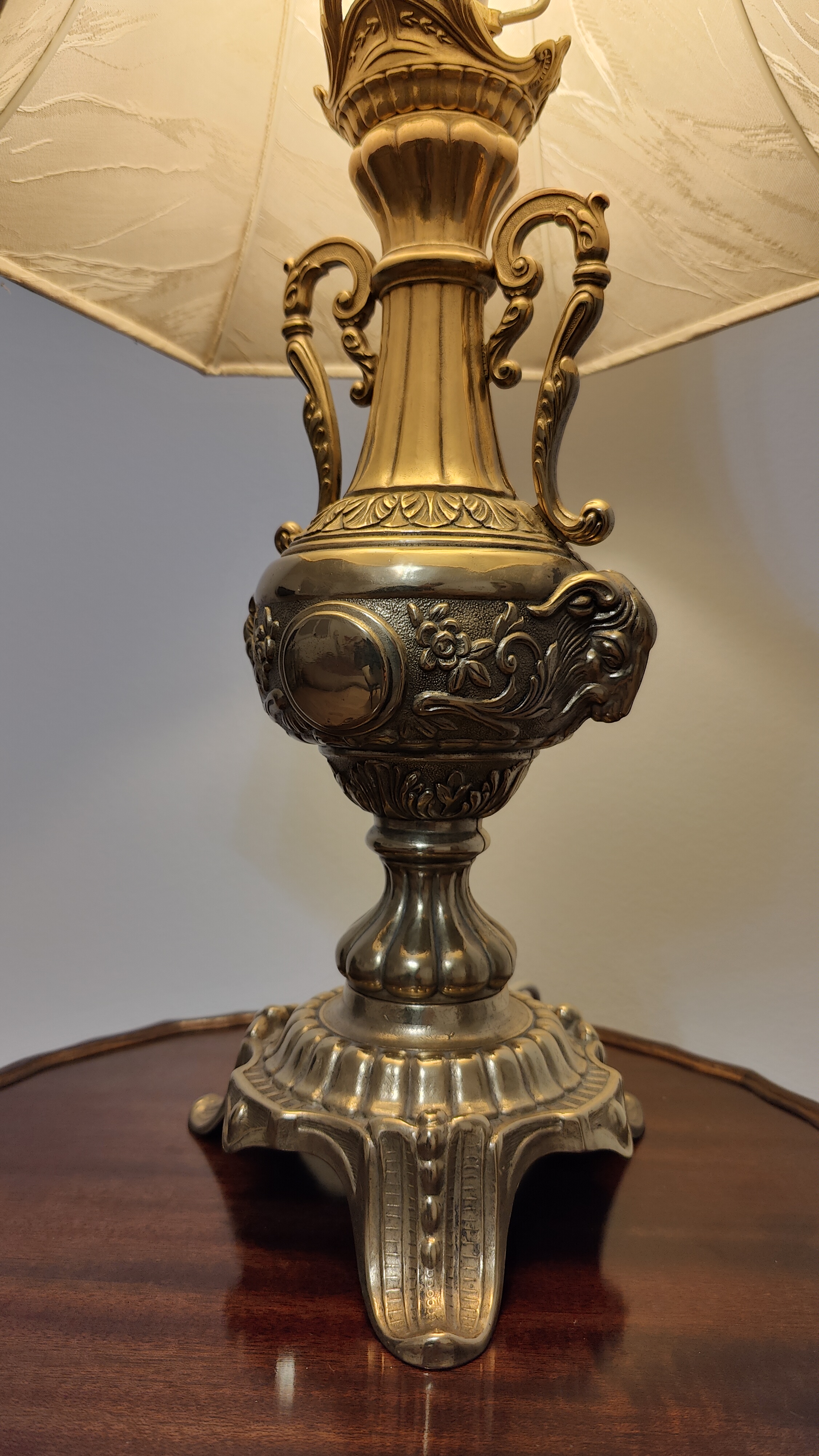 Bronzos Stalinė Lempa