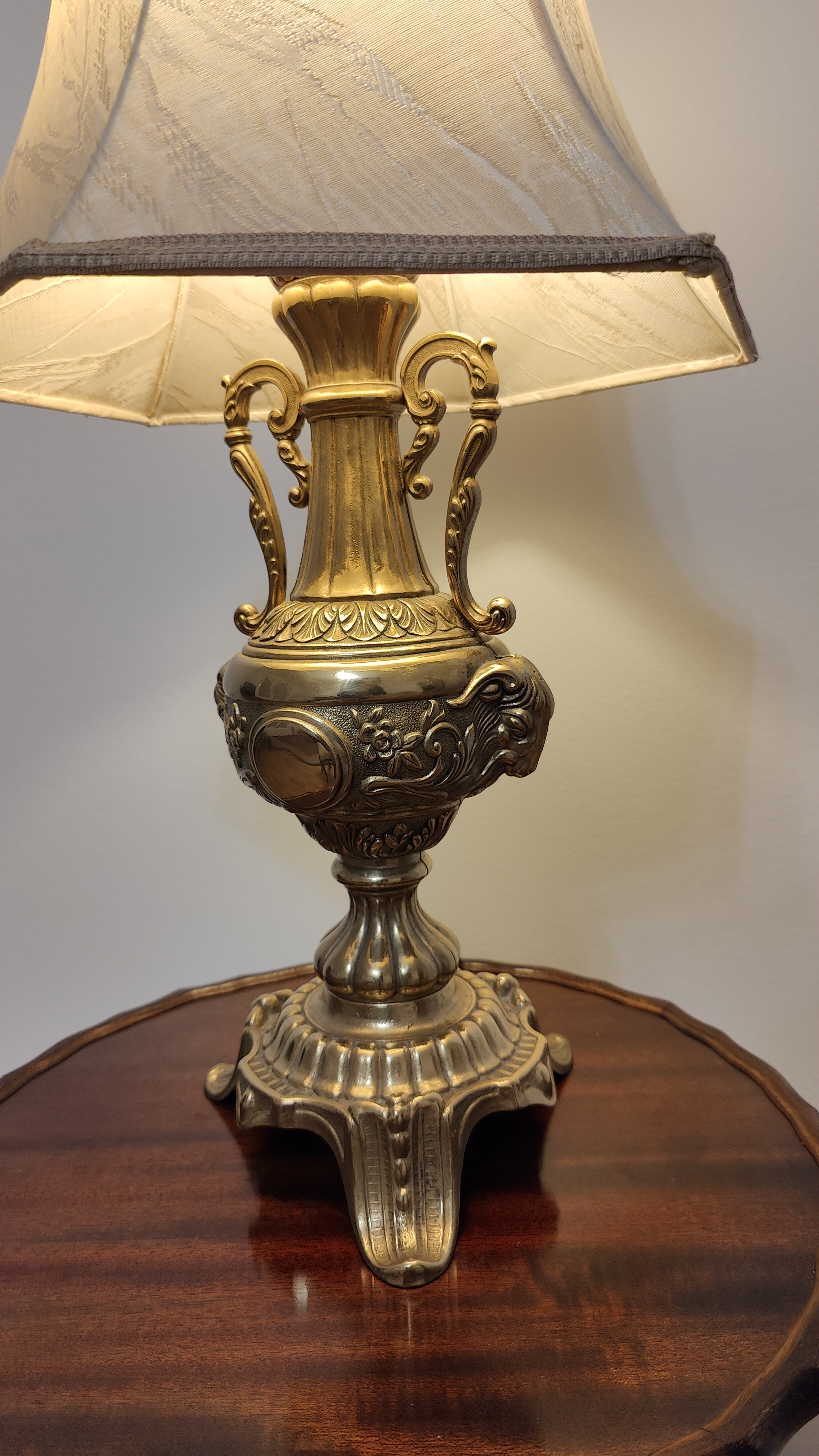 Bronzos Stalinė Lempa