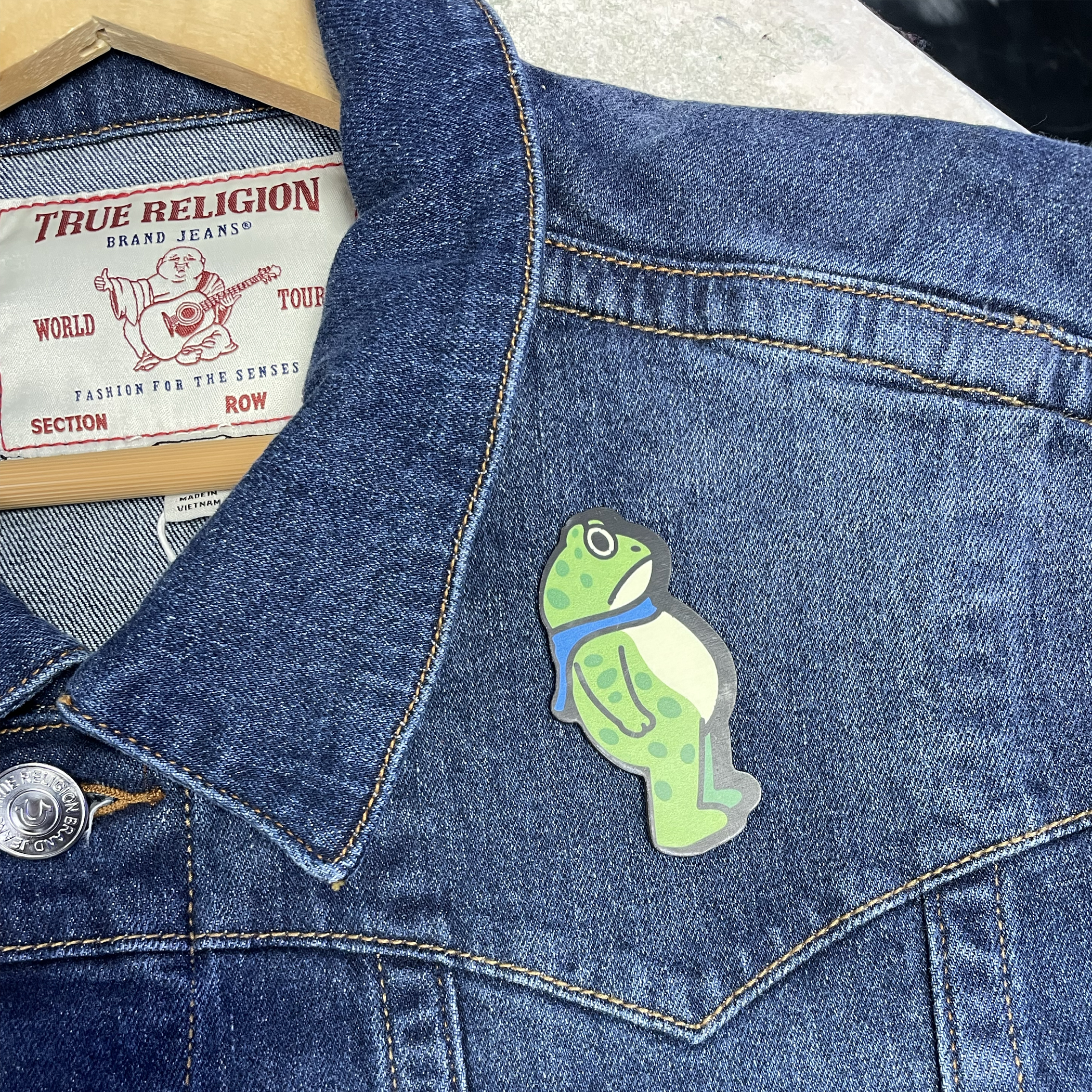 Portland Frog - Woodcut Button