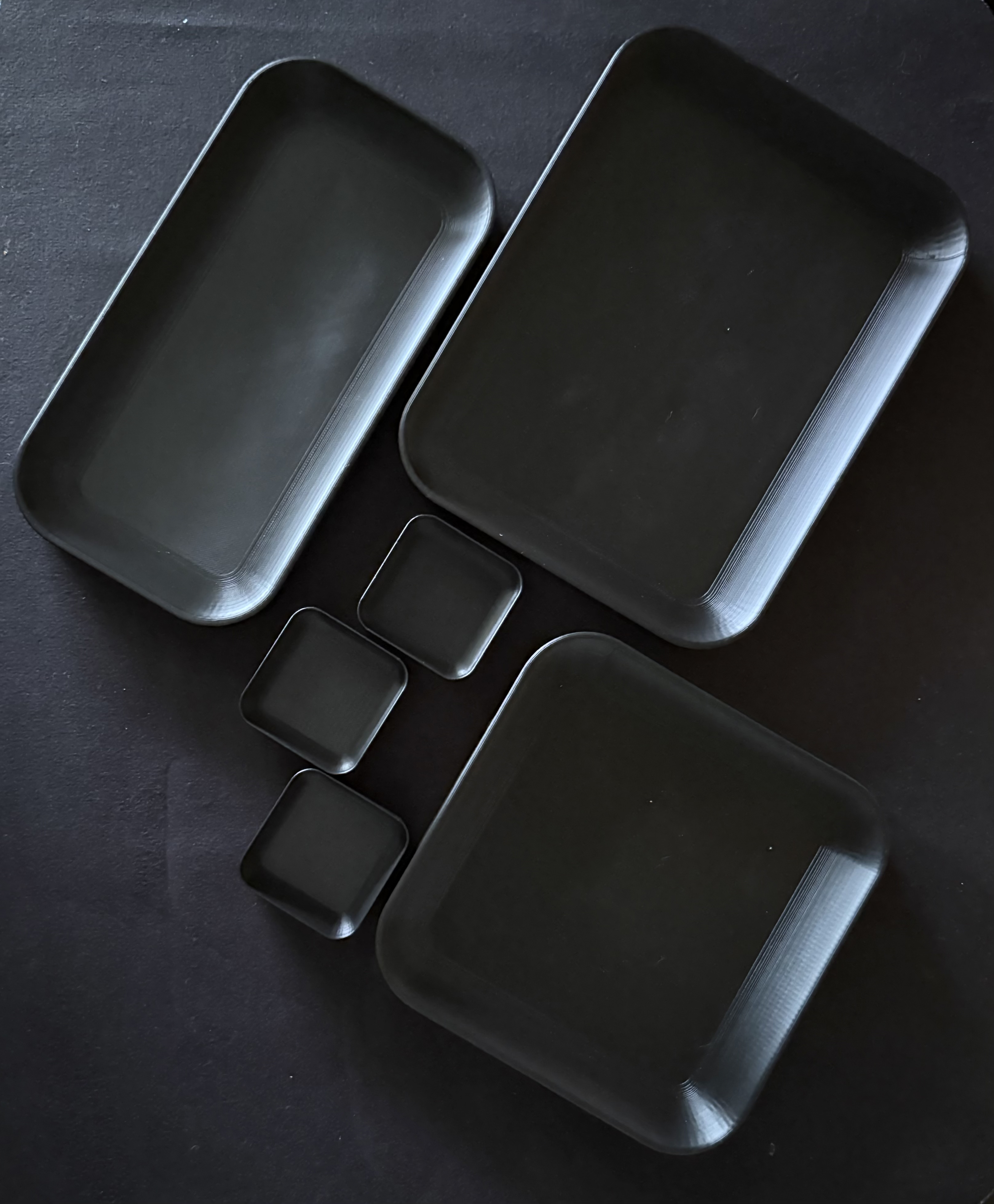 Simple serving dishes