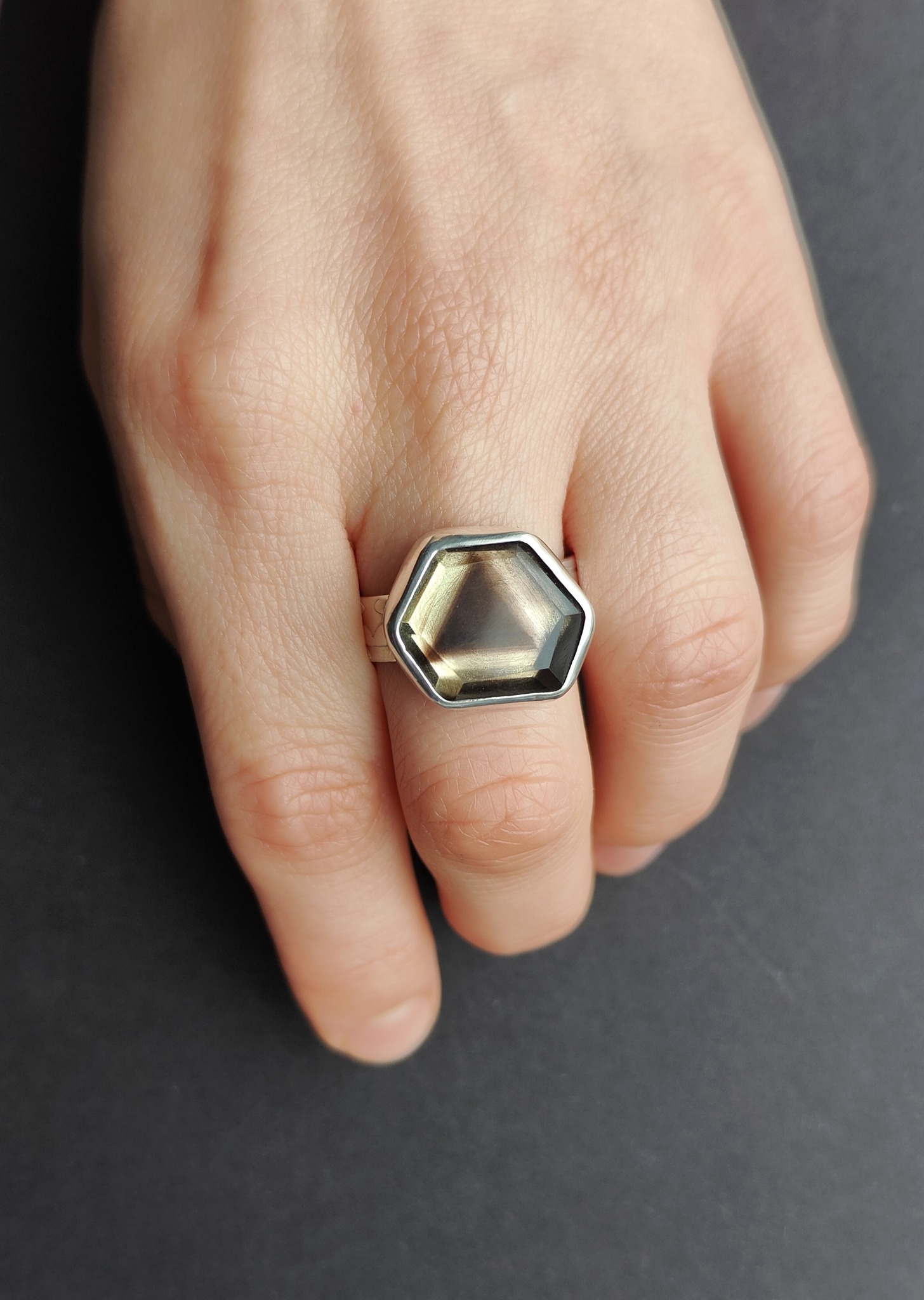 Sidabrinis žiedas su citrininiu kvarcu