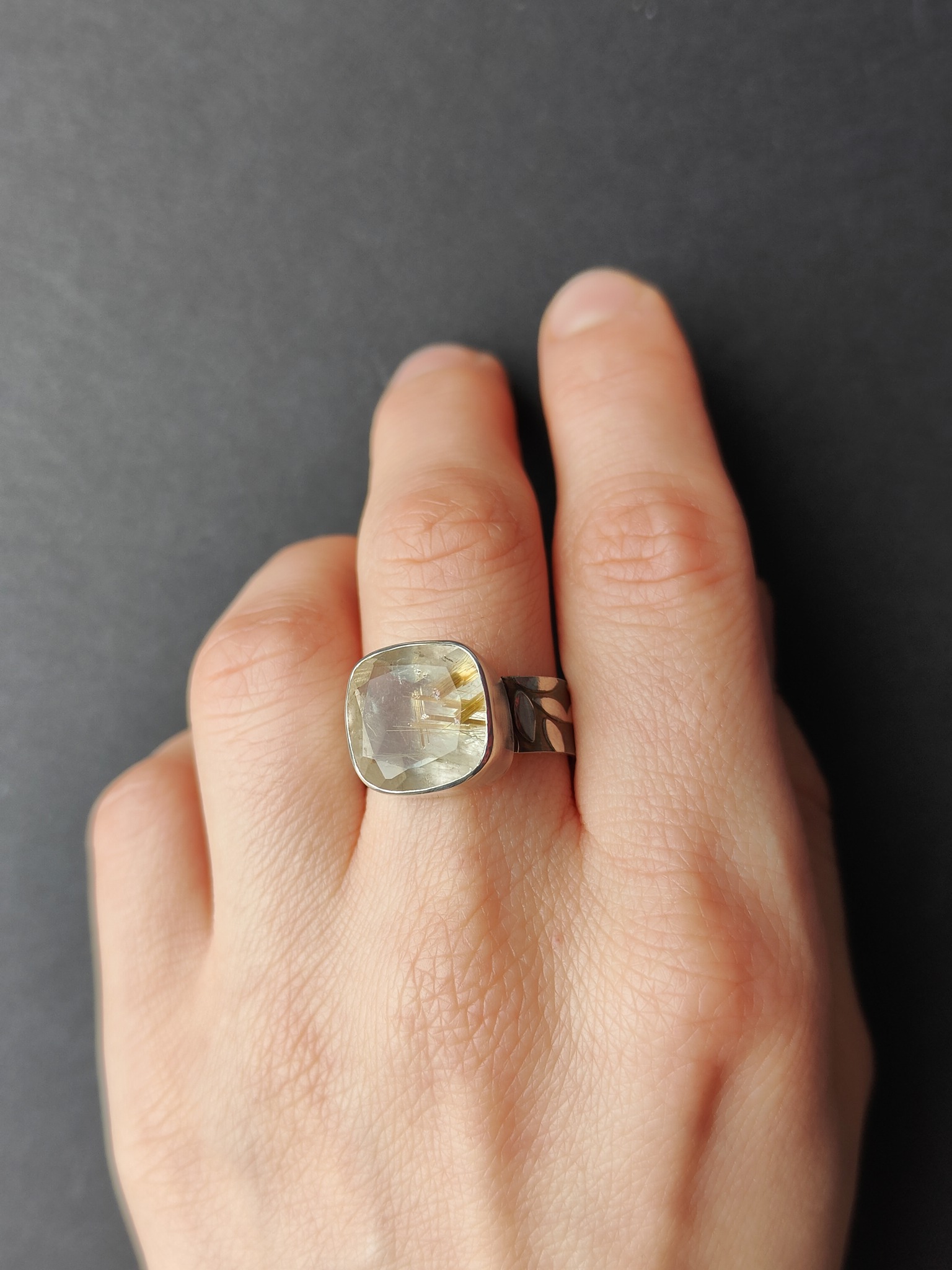 Sidabrinis žiedas su rutilo kvarcu