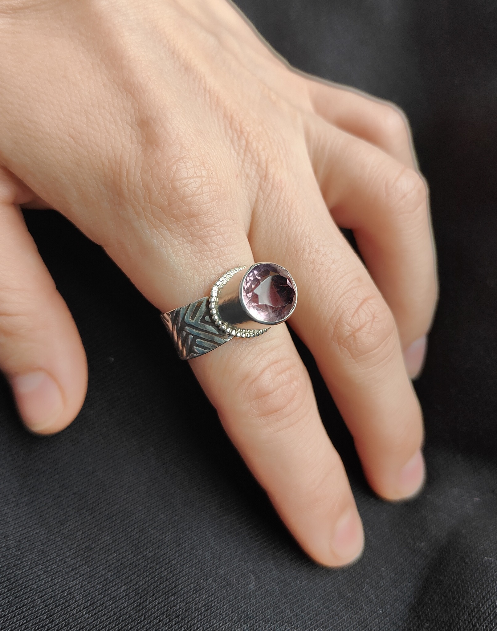 Sidabrinis žiedas su ametistu