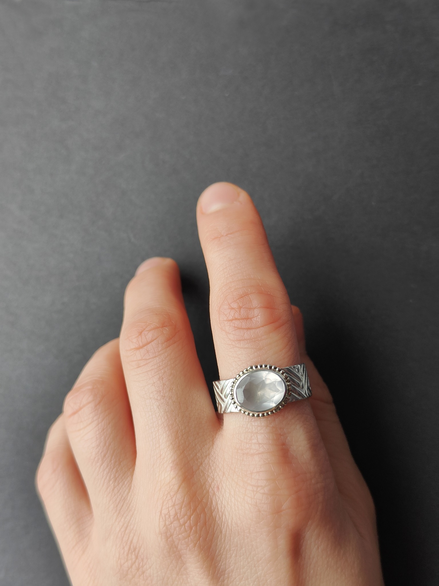 Sidabrinis žiedas su rožiniu kvarcu