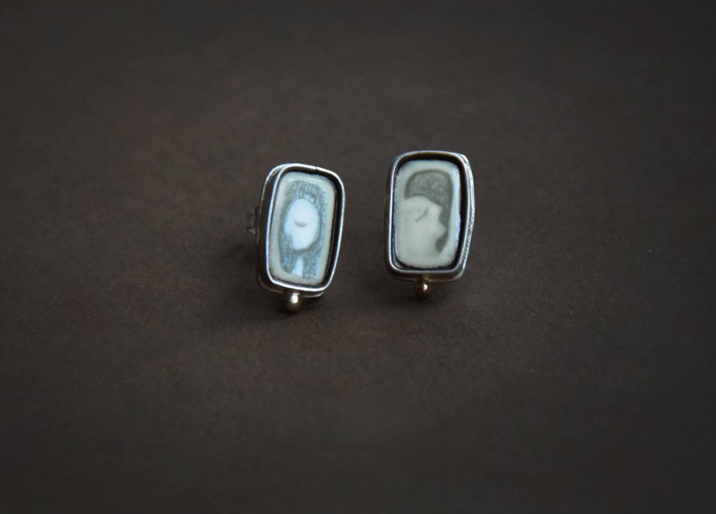 Auskarai su pieštukiniu emaliu