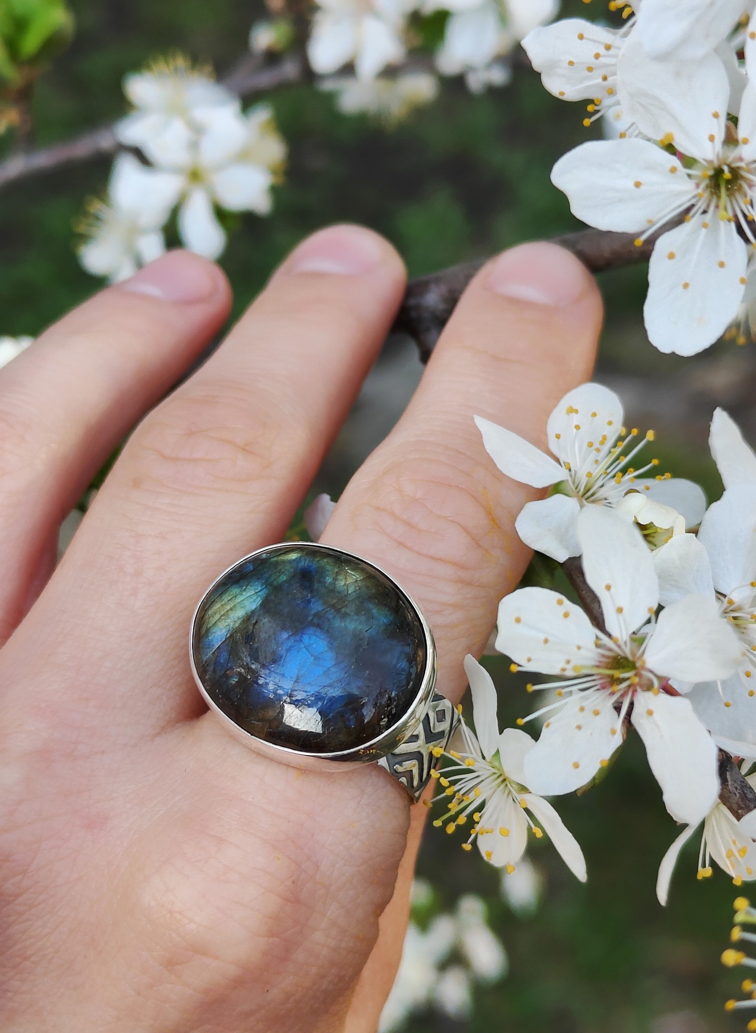 Sidabro žiedas su labradoritu