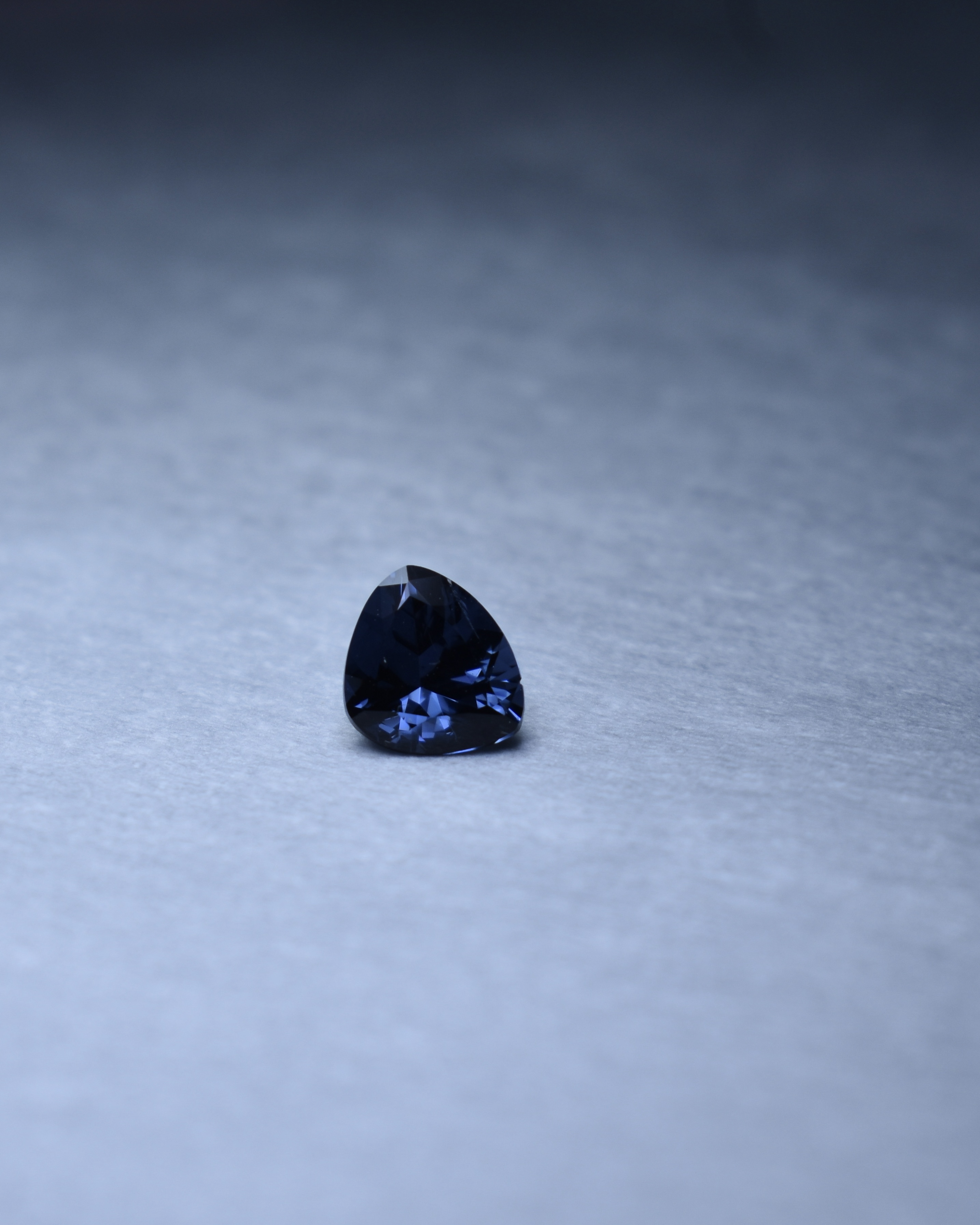 Natural Cobolt spinel (Sri Lanka)