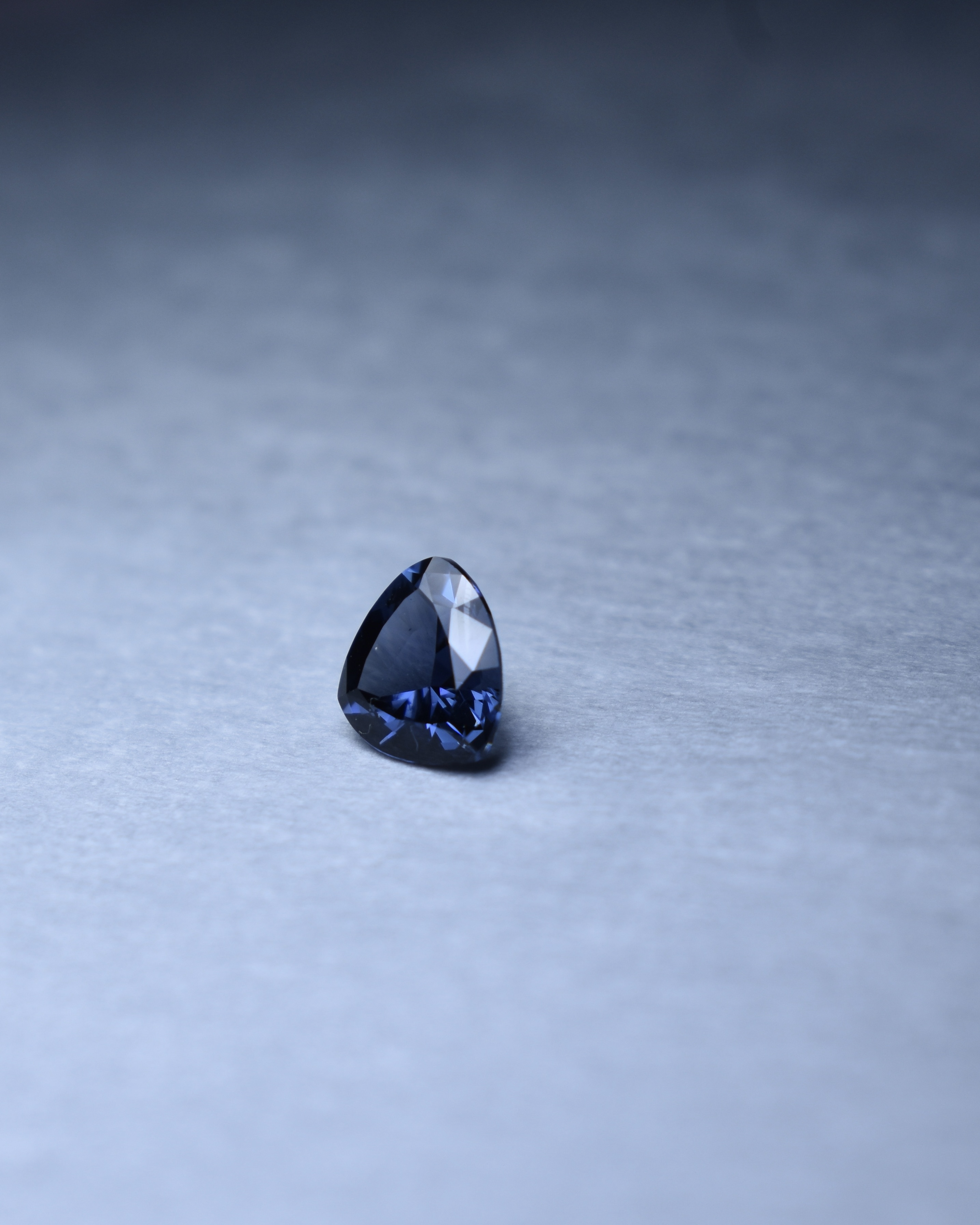 Natural Cobolt spinel (Sri Lanka)