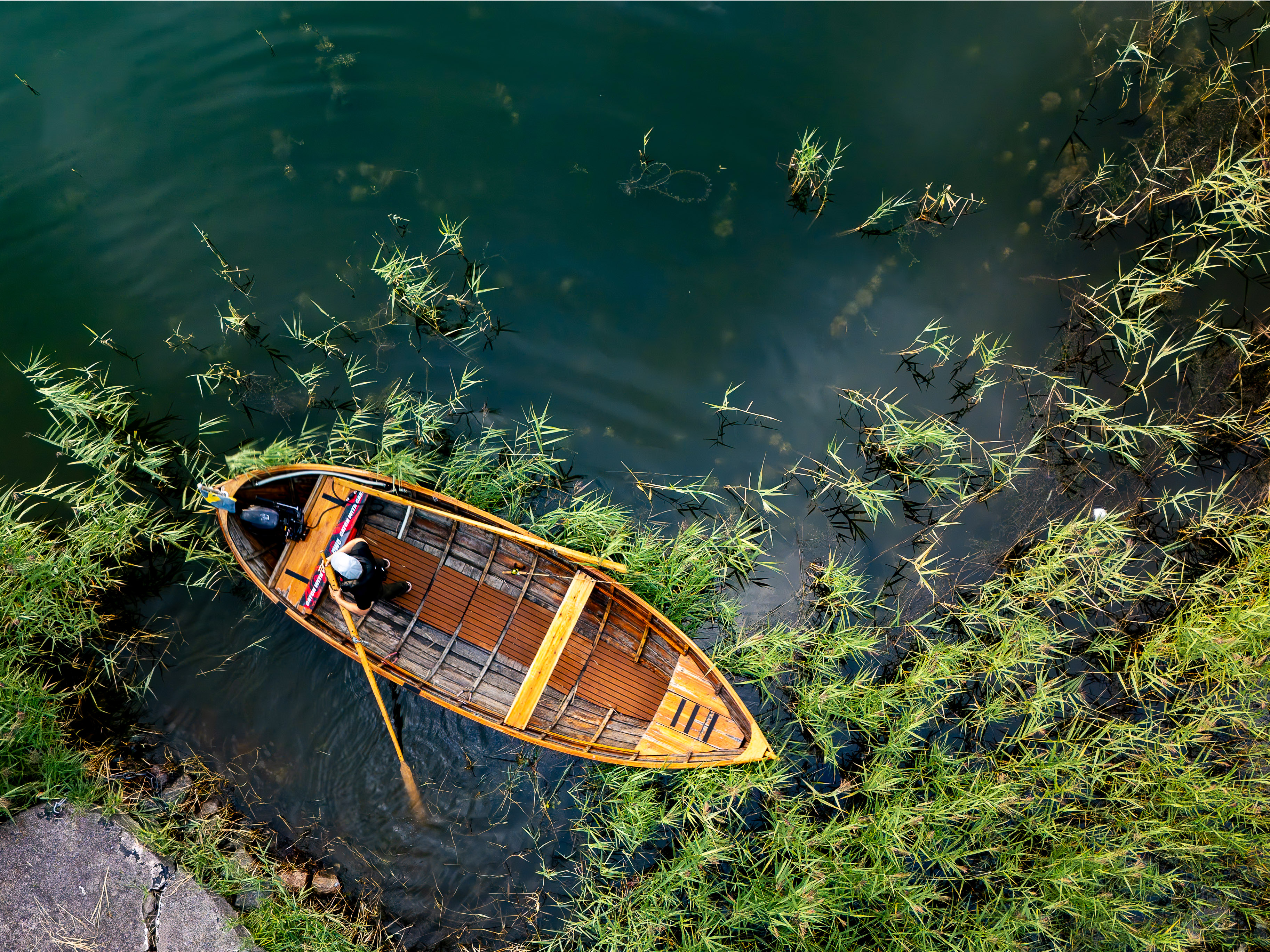 D_B010 The Wooden Boat in the Reeds