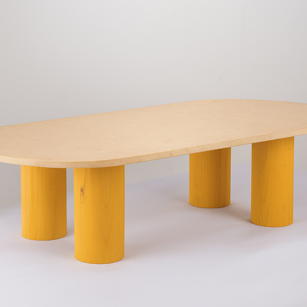 „Linea“ холна маса от варовик Sinai Pearl и масивно дърво