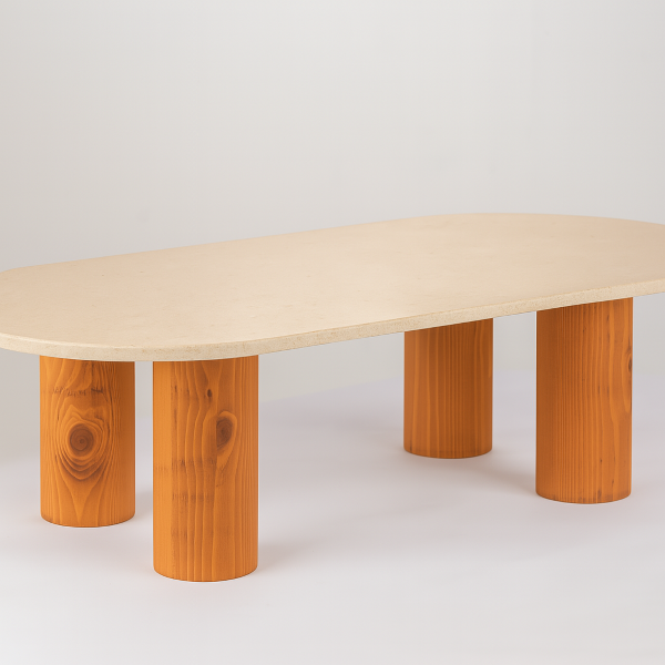 „Linea“ холна маса от варовик Sinai Pearl и масивно дърво