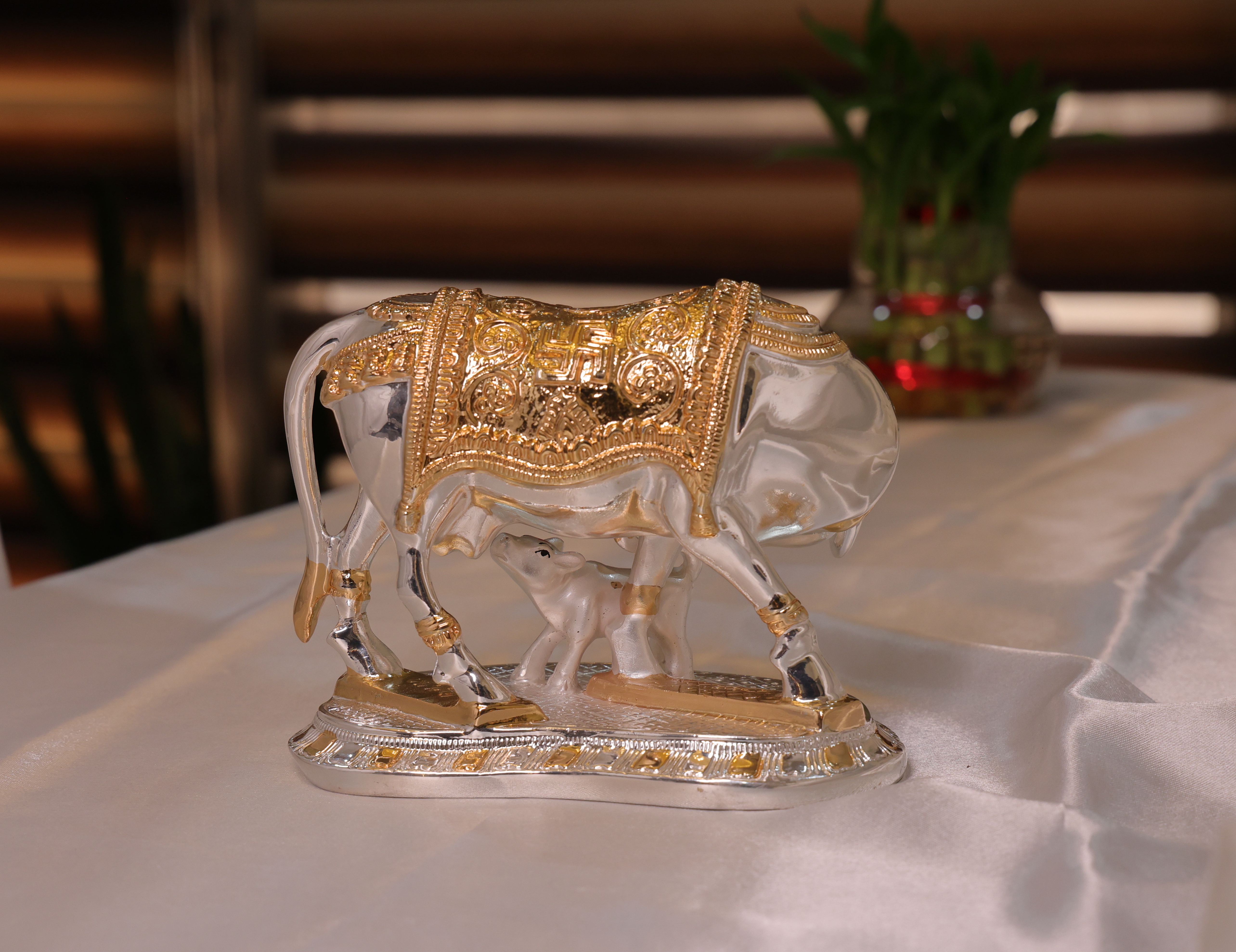 Rajat Swarn Om Gaumata – Divine Cow Murti