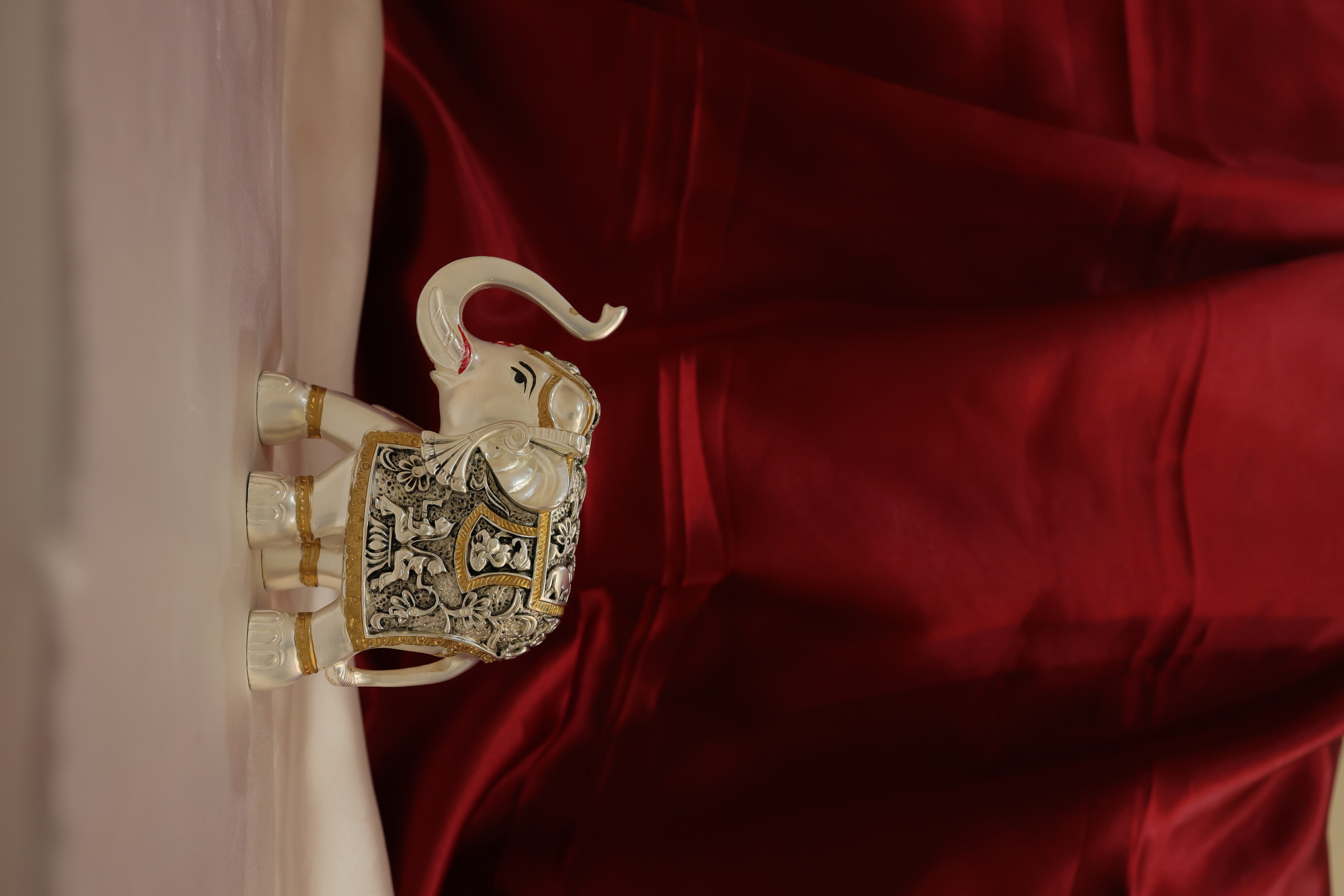Regal Matte Elephant – Subtle Elegance & Prosperity