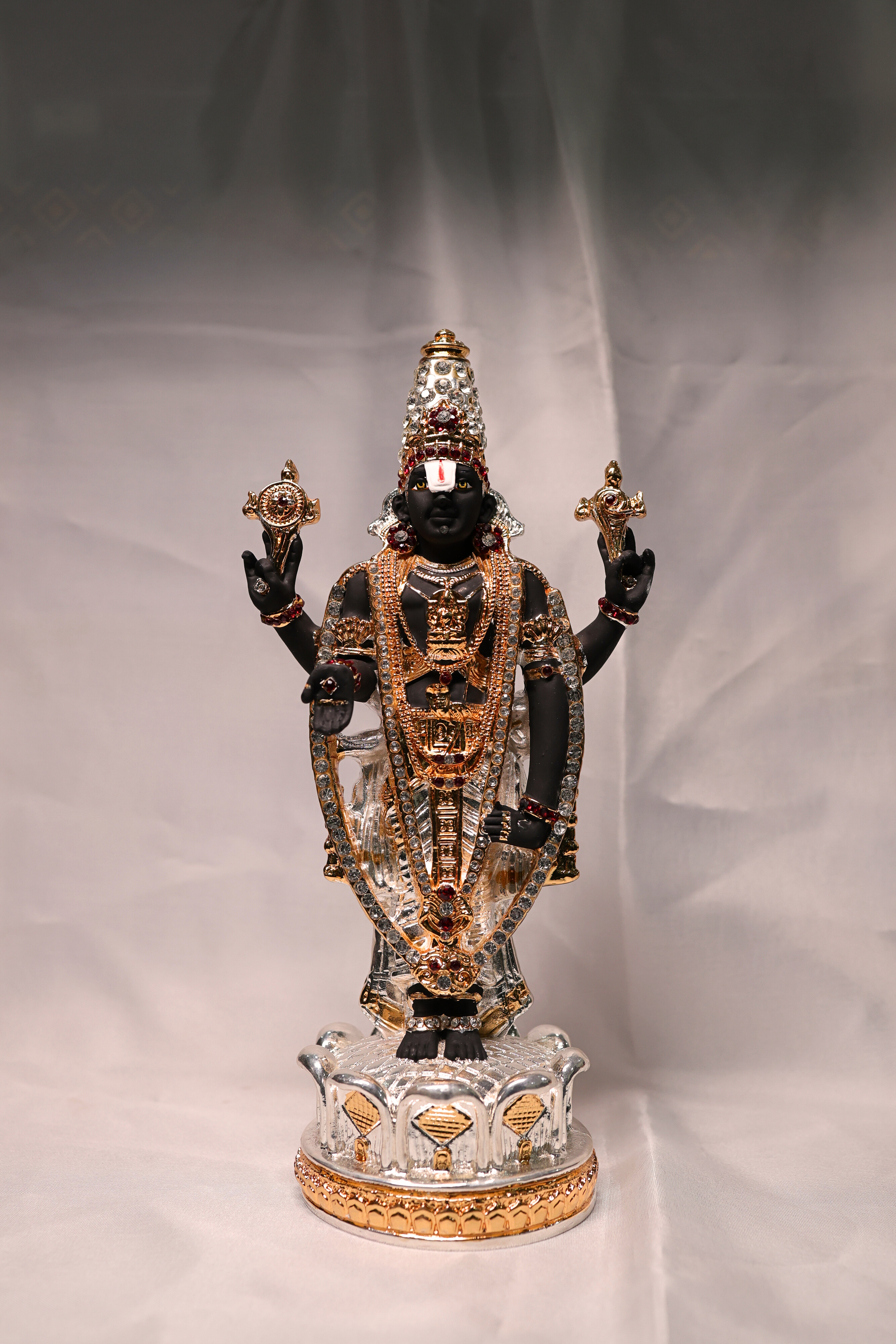 Tirupati Balaji in Majestic Aura – Dual-Tone Plated Idol