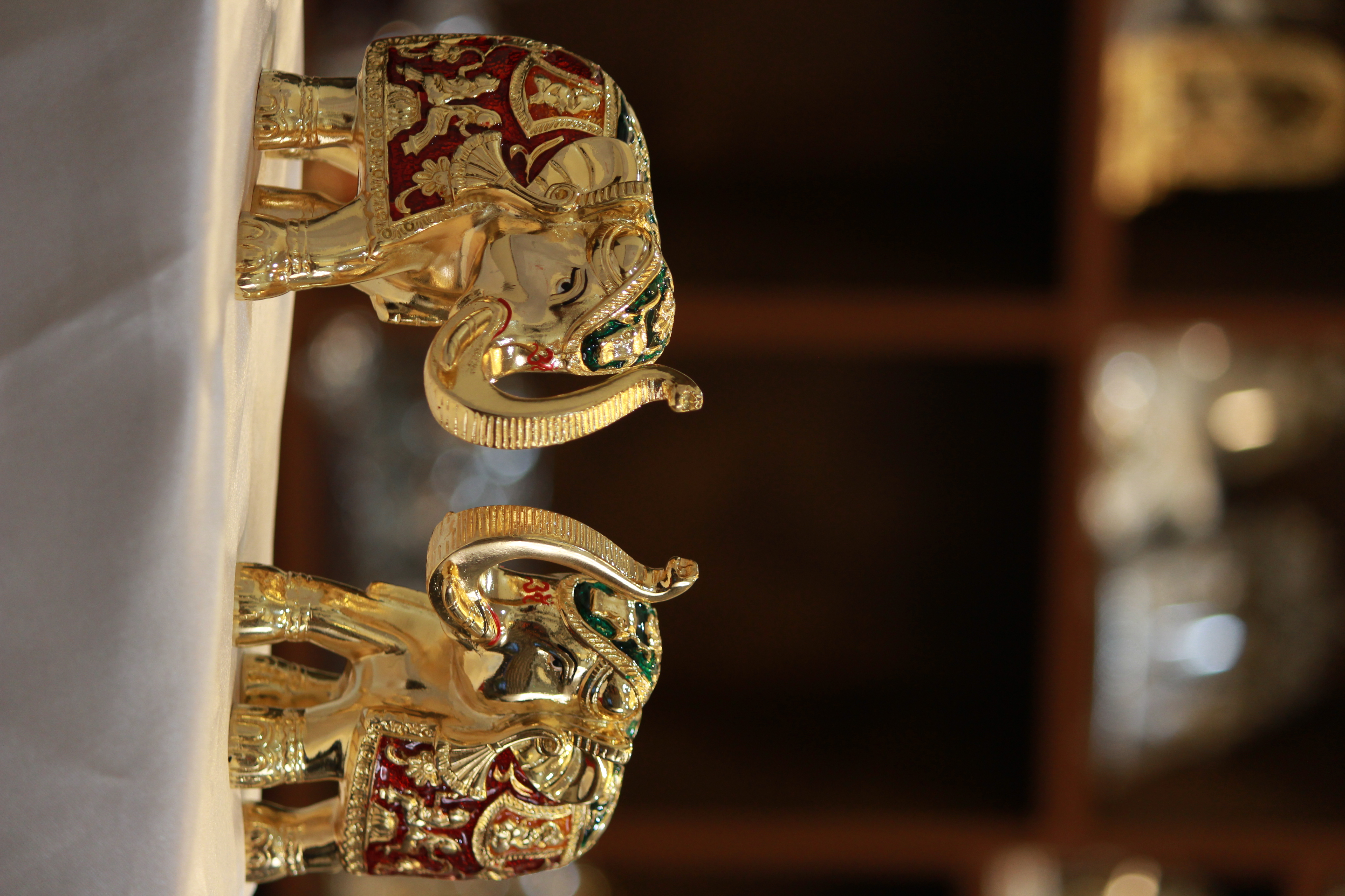 Regal Elephant – Golden Artistry of Prosperity