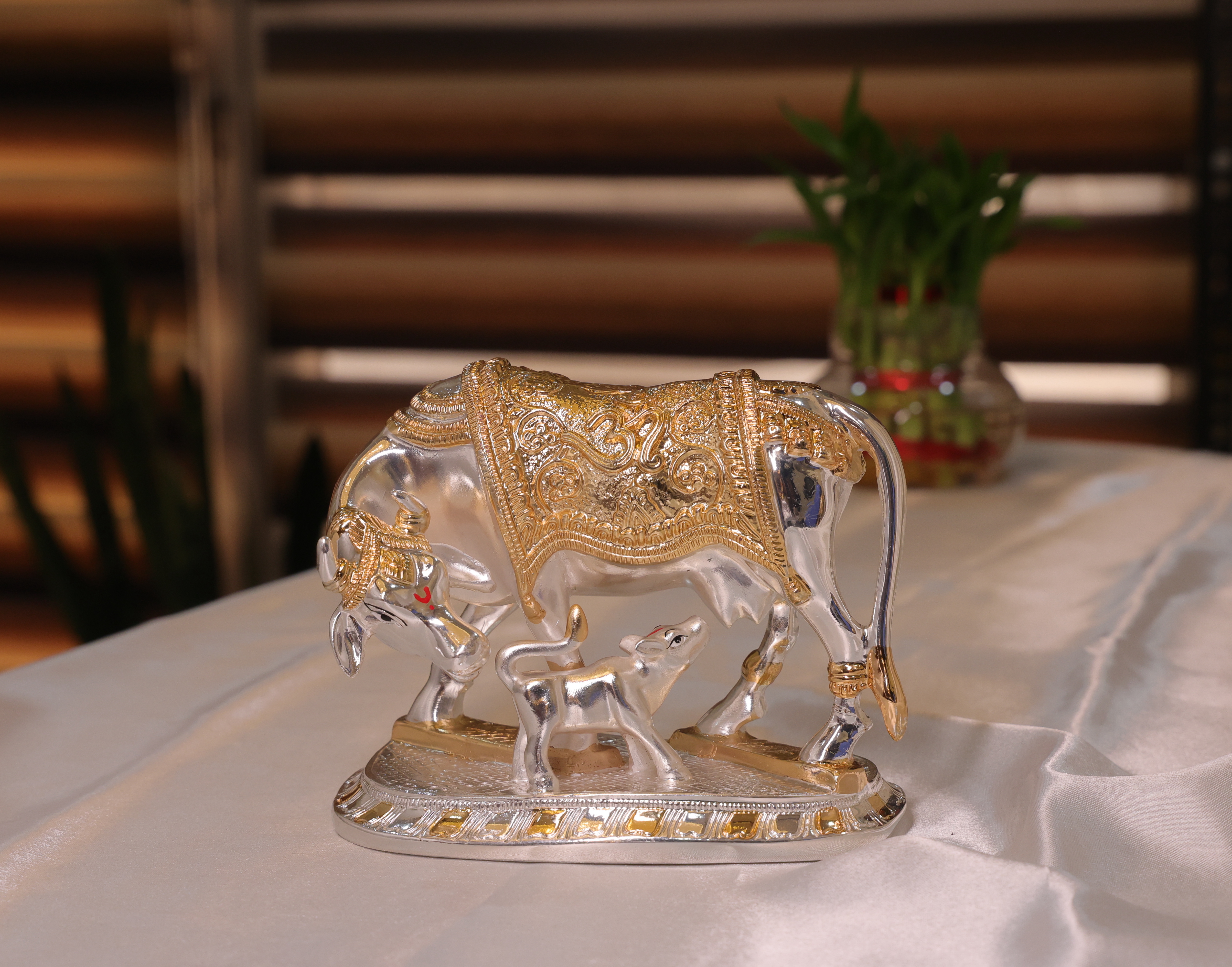 Rajat Swarn Om Gaumata – Divine Cow Murti