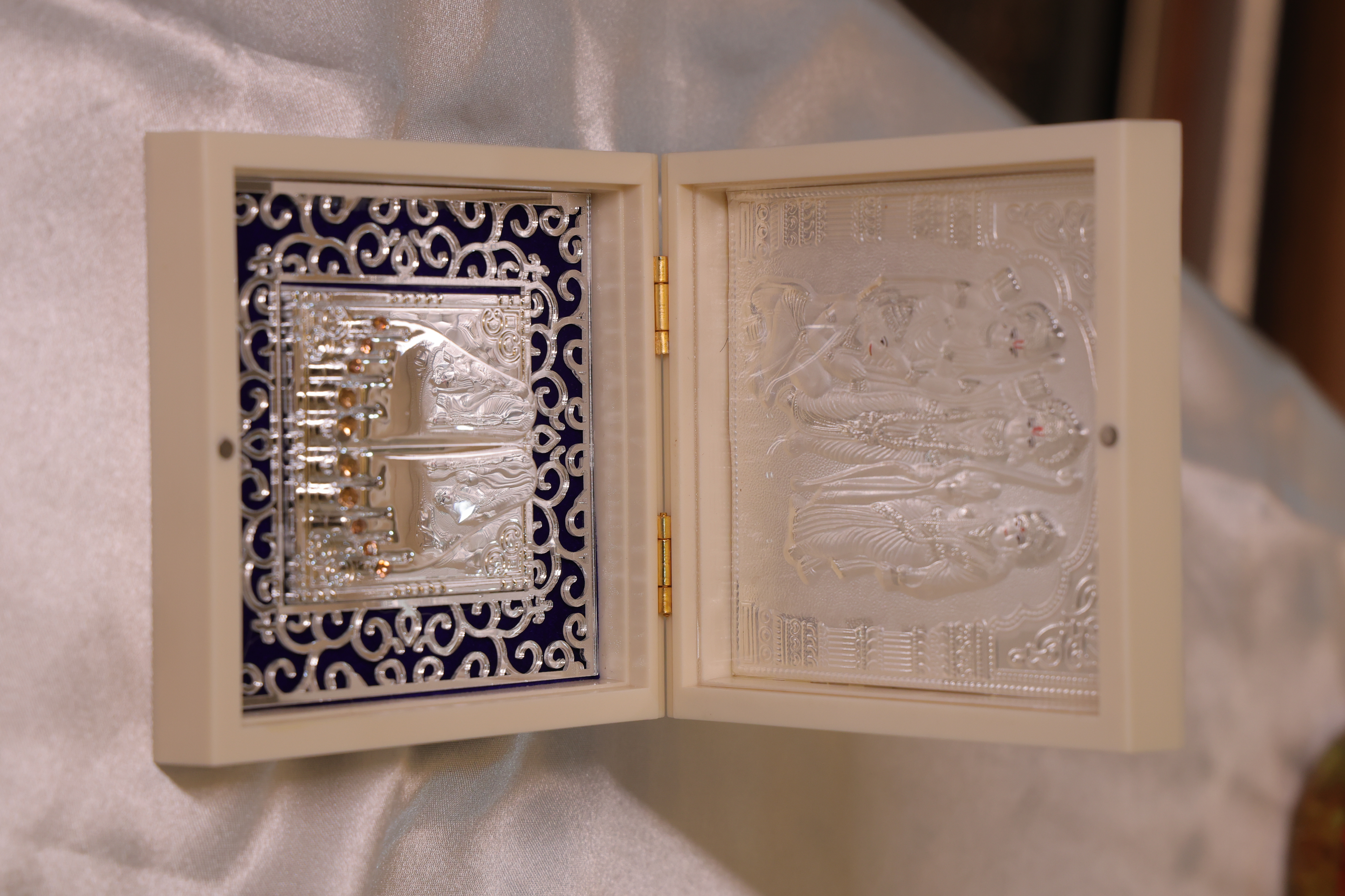 Divya Mandir – 999 Silver Pocket Temple