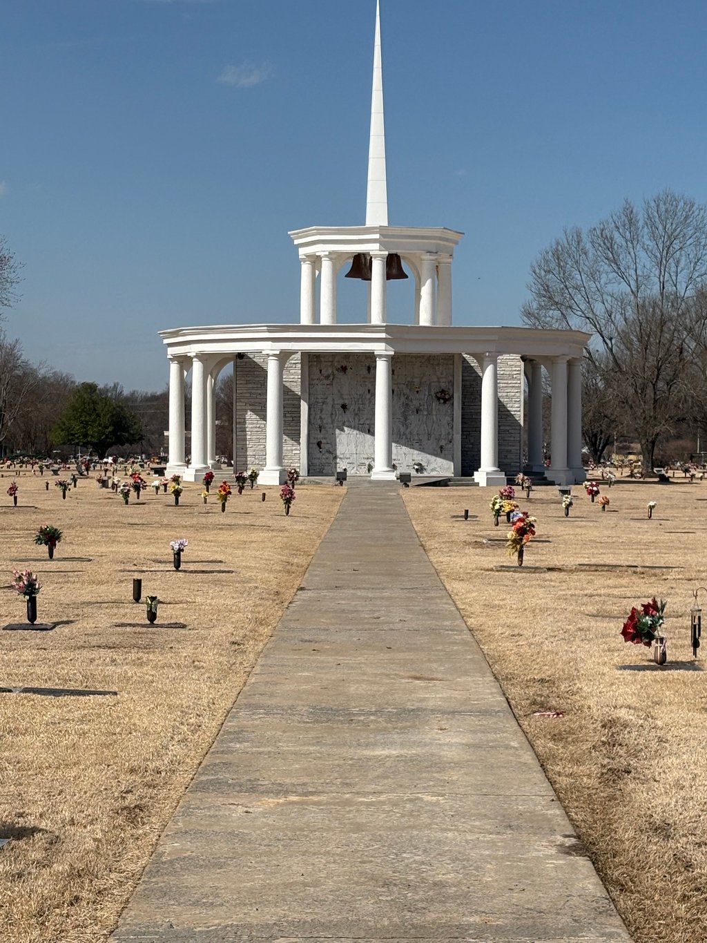 Memorial Gardens - Mausoleum Garden