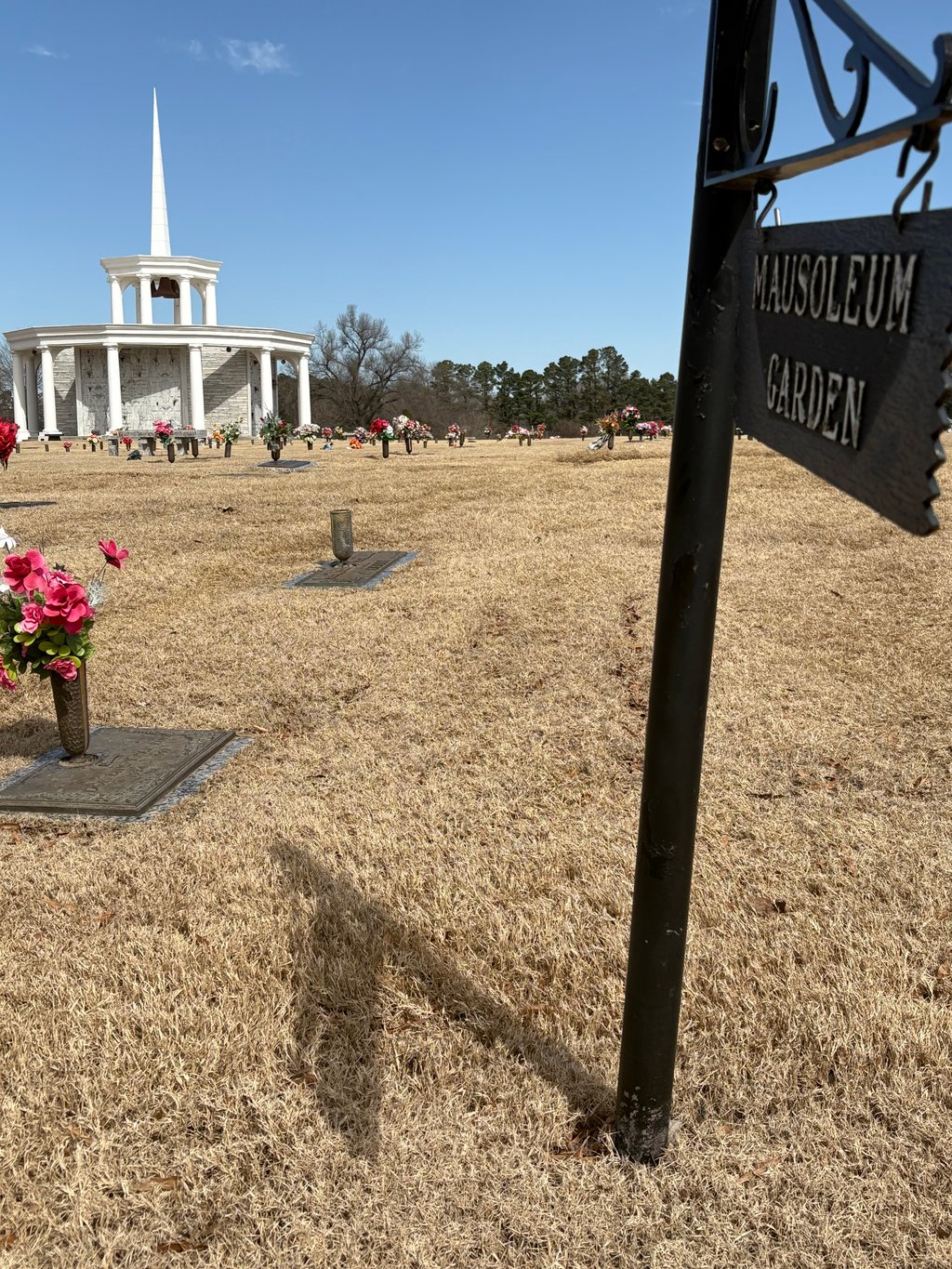 Memorial Gardens - Mausoleum Garden