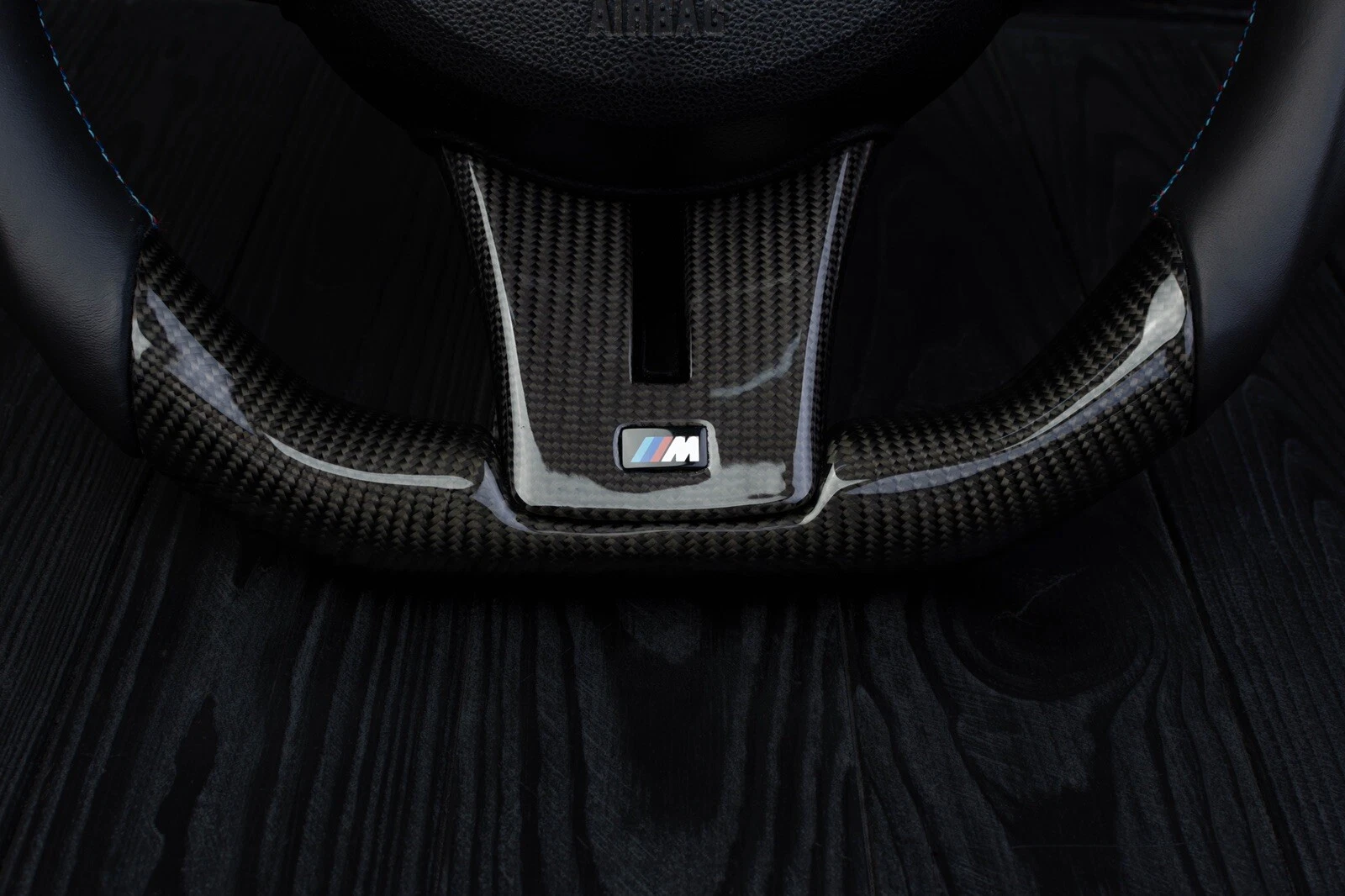 BMW E6X Napa odos vairas su raudonomis juostelėmis / ne SMG