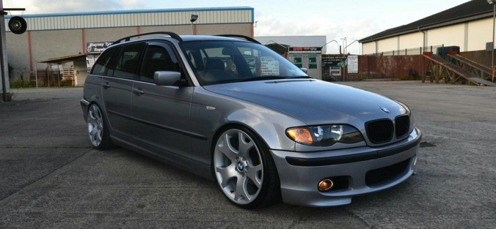 M Sport priekinis bamperis BMW E46 sedanui / universalui su rūko žibintais