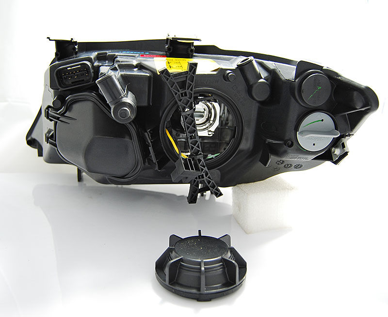 Priekiniai žibintai Angel Eyes LED juodi, tinka BMW E90/E91 05-11