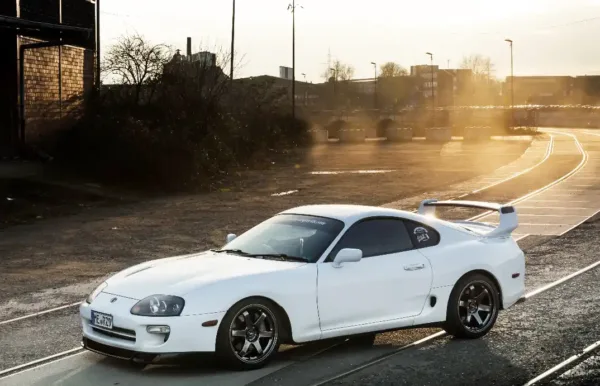Toyota“ priekinis bamperis – originalios įrangos gamintojo (OEM) stilius
