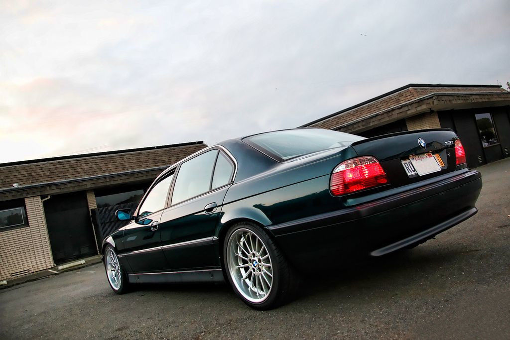 Galinis bagažinės M stiliaus spoileris BMW E38