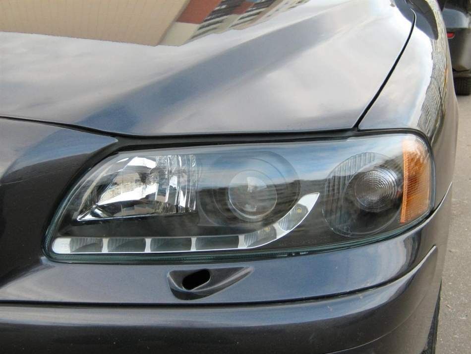 RETI JUODI DRL priekiniai žibintai Volvo S60 / V70 / XC70 2000-2004