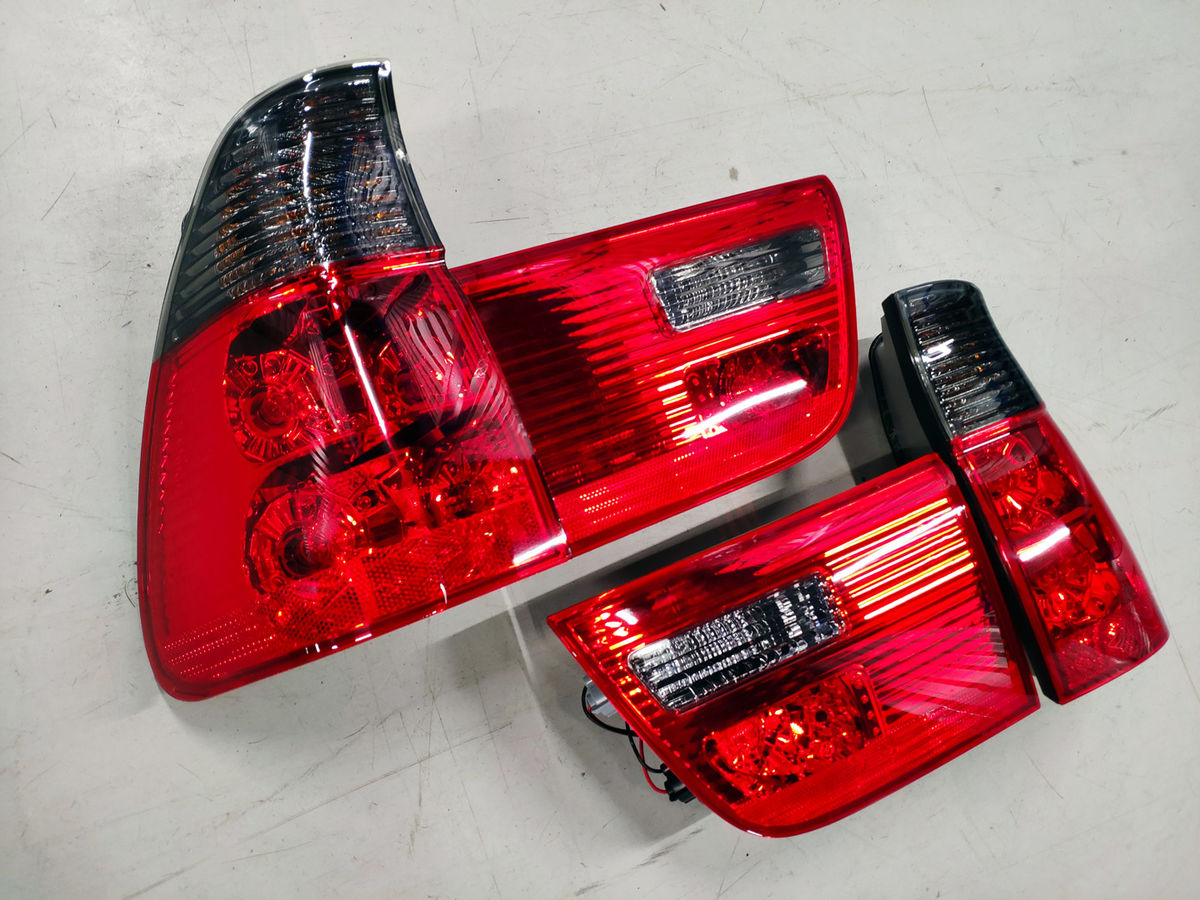 Raudoni dūminiai galiniai žibintai BMW X5 E53 99-06