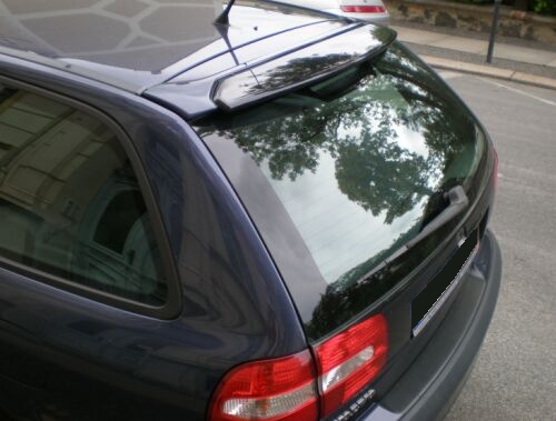 Volvo V40 Alerono stogas