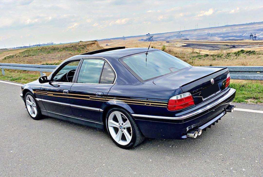 E38 Galinio buferio sijonas / apatinis difuzorius su pelekais / šonkauliais SHARK