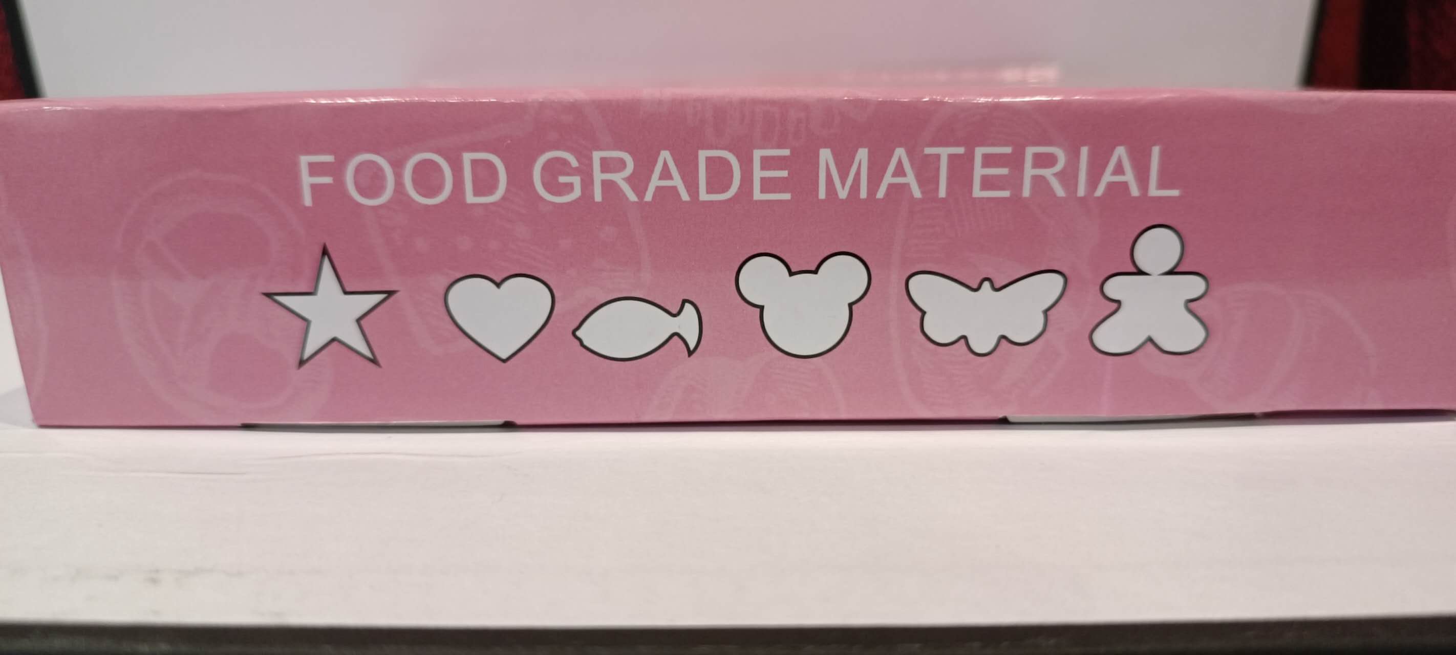 Sandwich and Cookie Cutter Set **BRAND NEW**